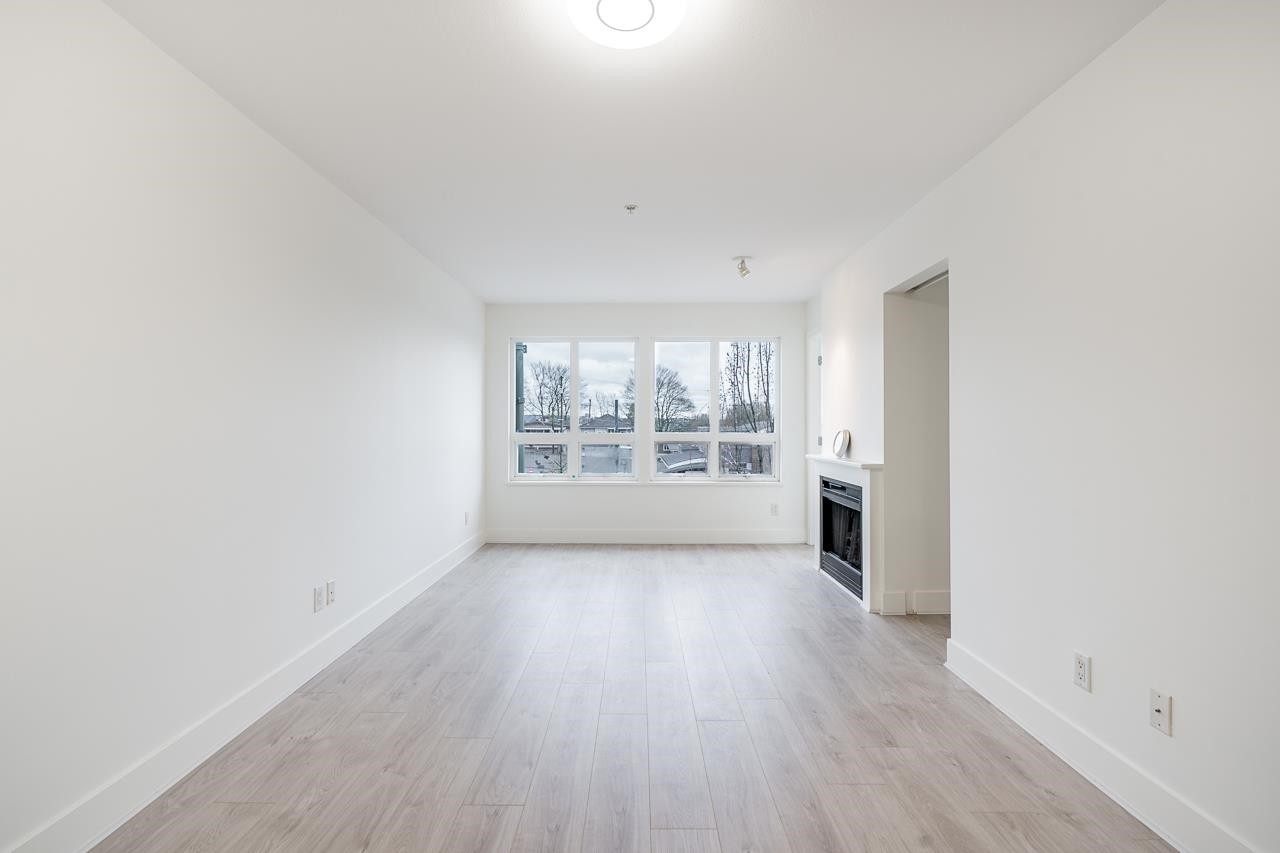 303-3423 Hastings Street E, Vancouver, BC