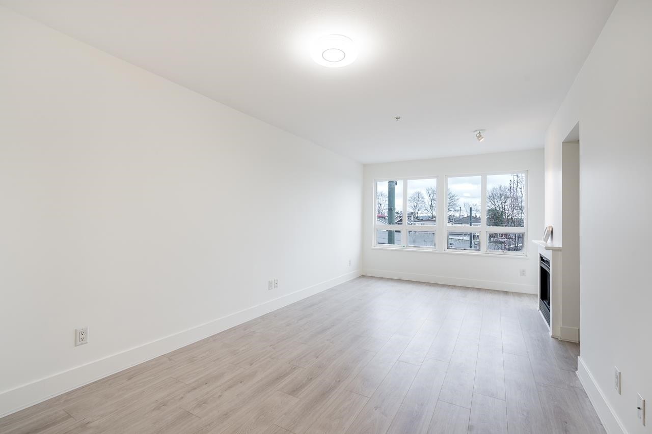 303-3423 Hastings Street E, Vancouver, BC