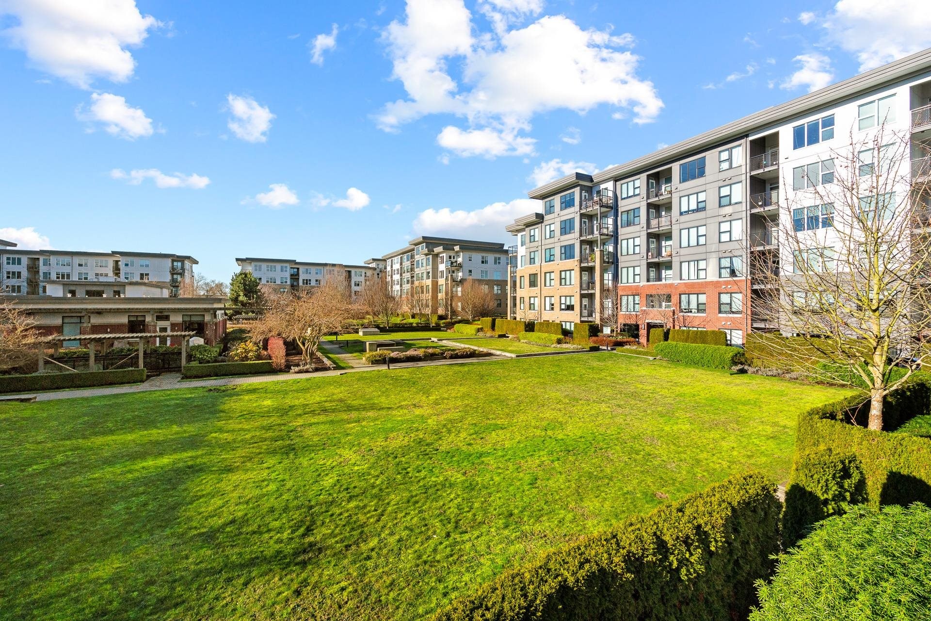 215-9388 Tomicki Avenue, Richmond, BC