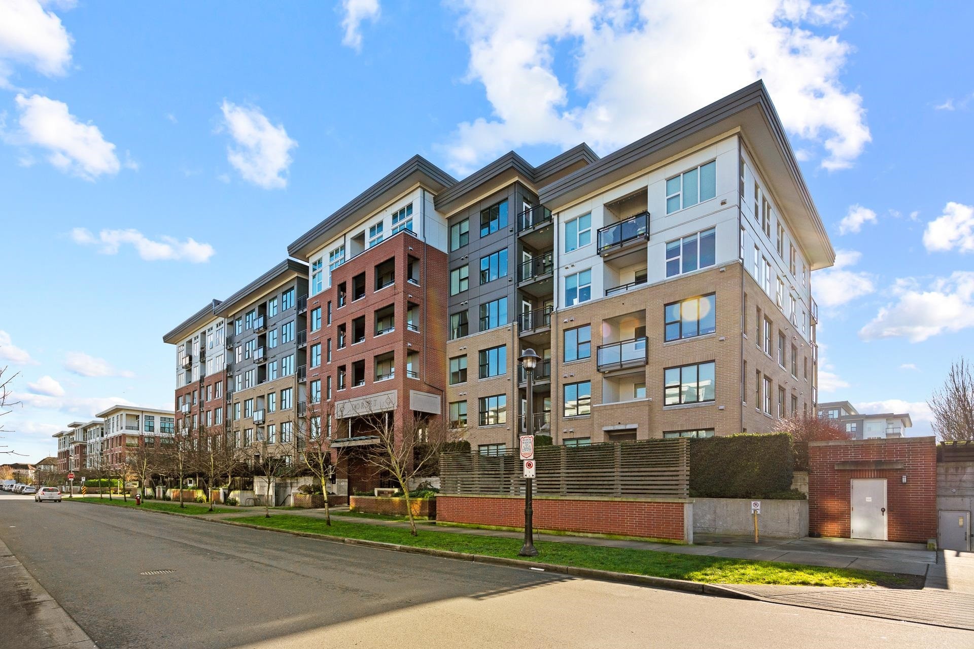 215-9388 Tomicki Avenue, Richmond, BC