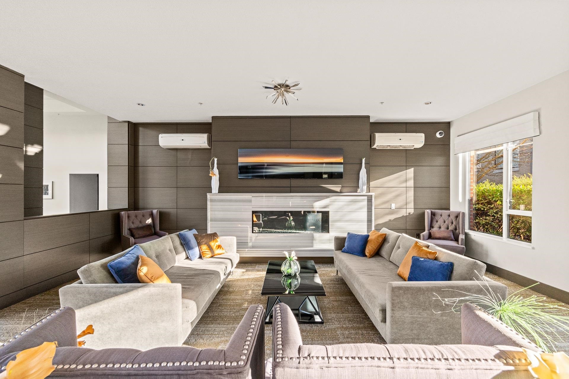 215-9388 Tomicki Avenue, Richmond, BC