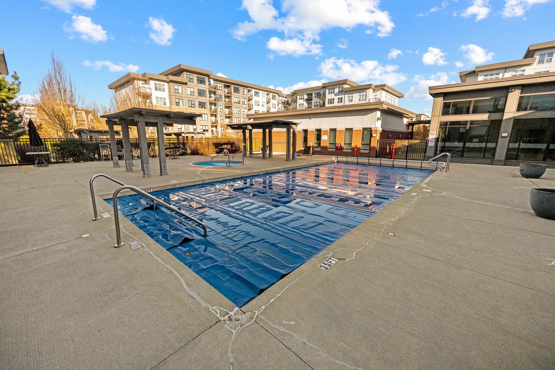 215-9388 Tomicki Avenue, Richmond, BC