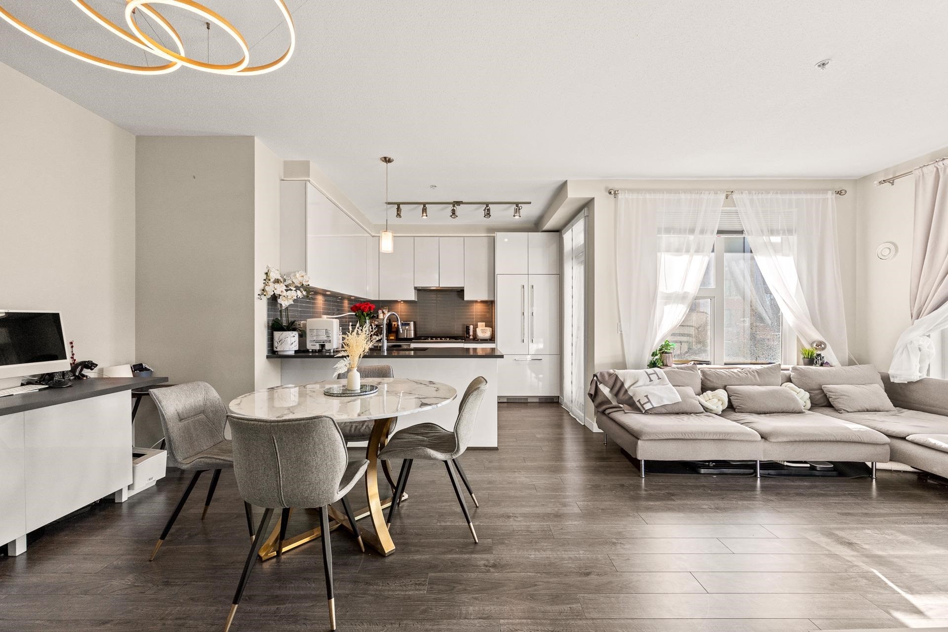 215-9388 Tomicki Avenue, Richmond, BC