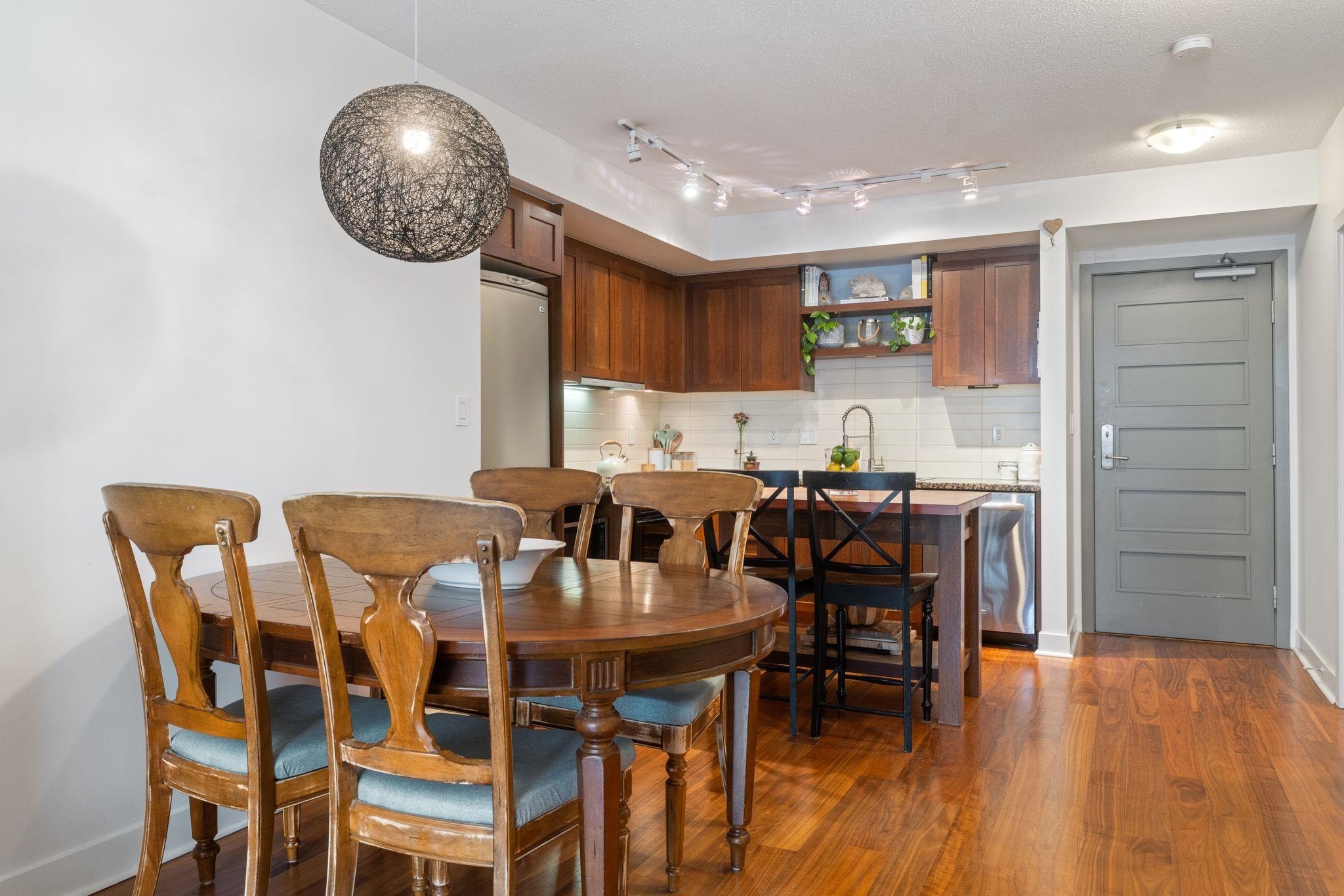 608-2228 Broadway W, Vancouver, BC