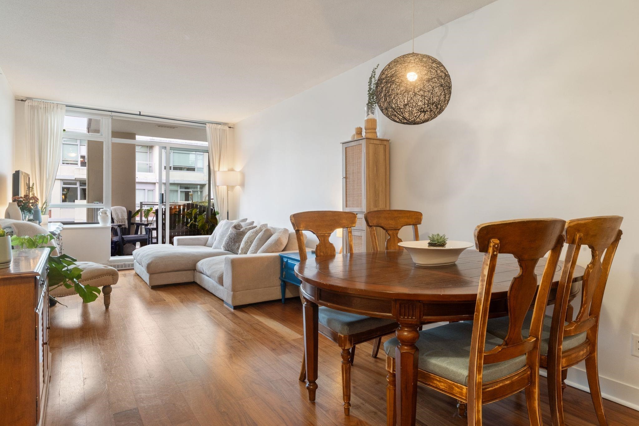 608-2228 Broadway W, Vancouver, BC