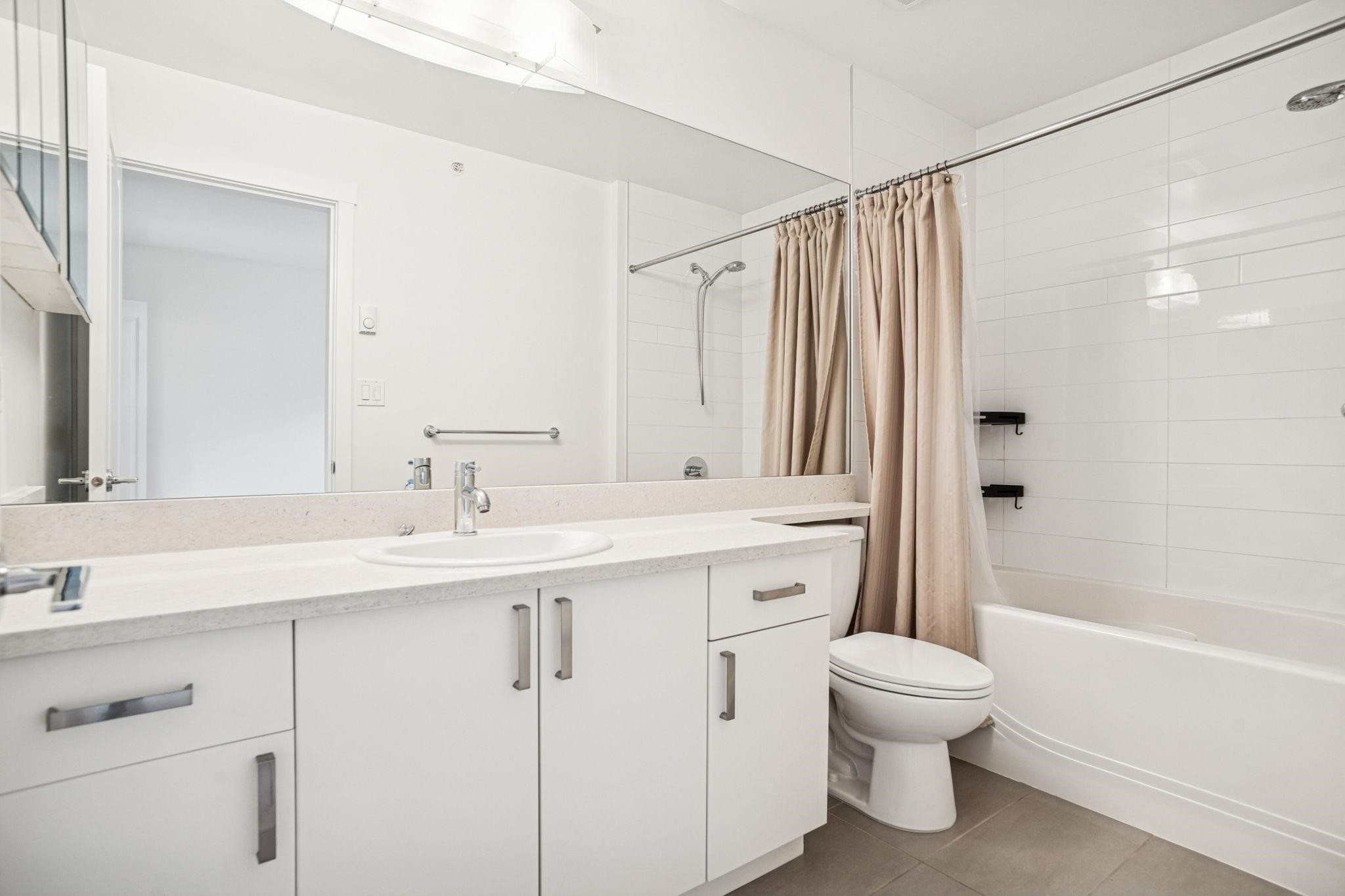 23-1111 Ewen Avenue, New Westminster, BC