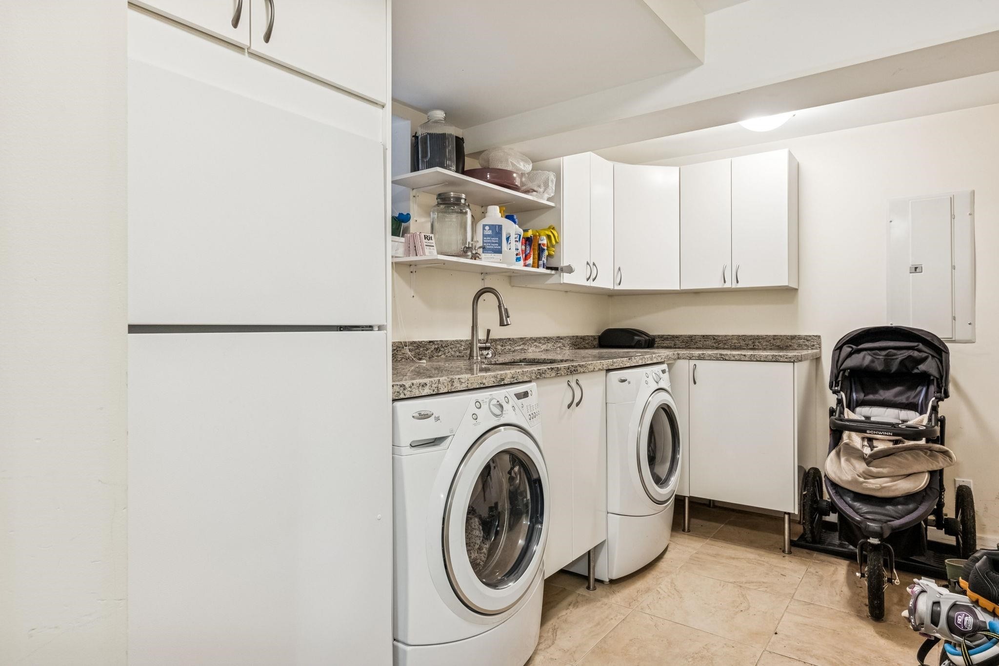 2819 13Th Avenue W, Vancouver, BC