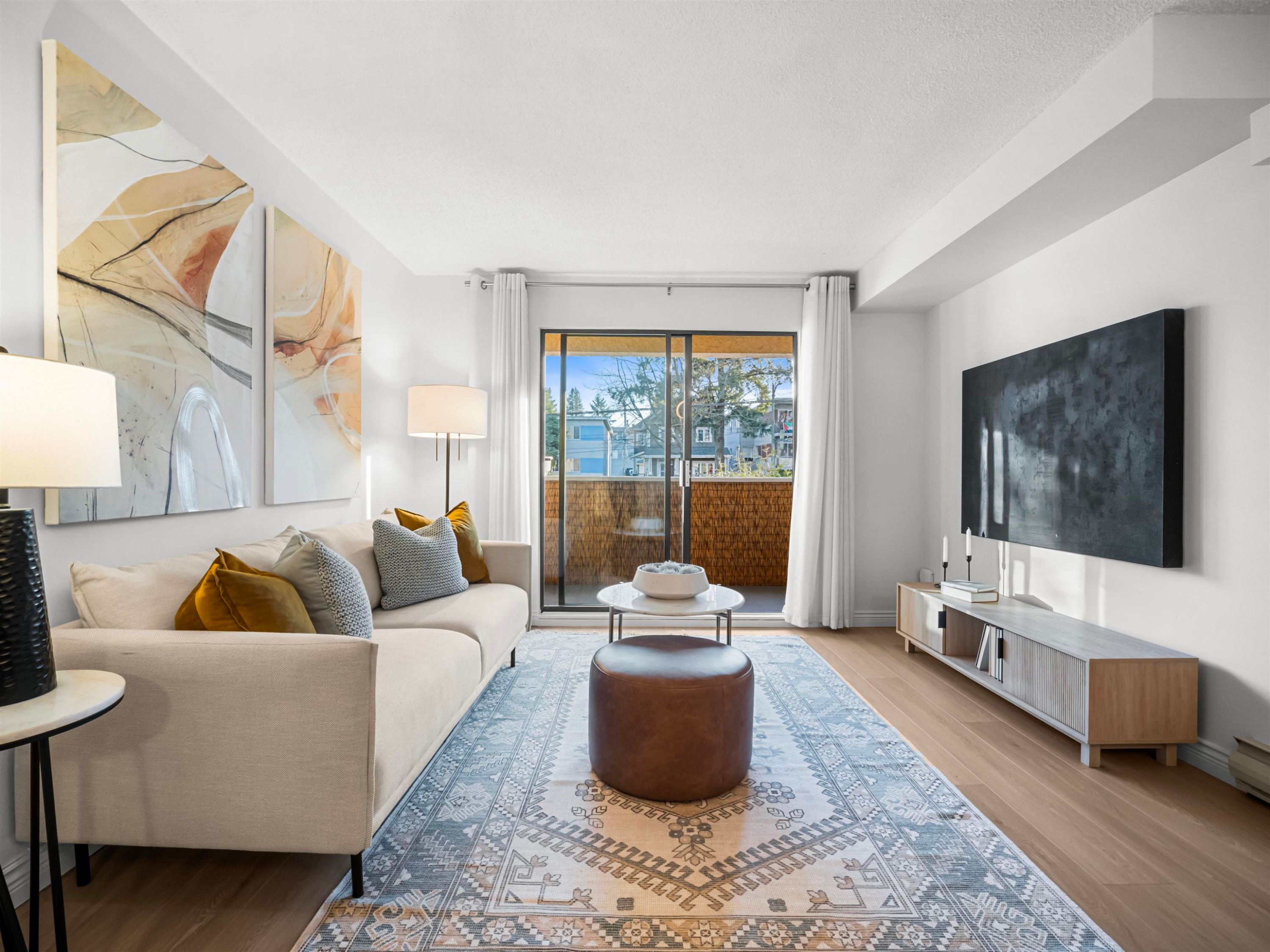 313-975 Broadway E, Vancouver, BC