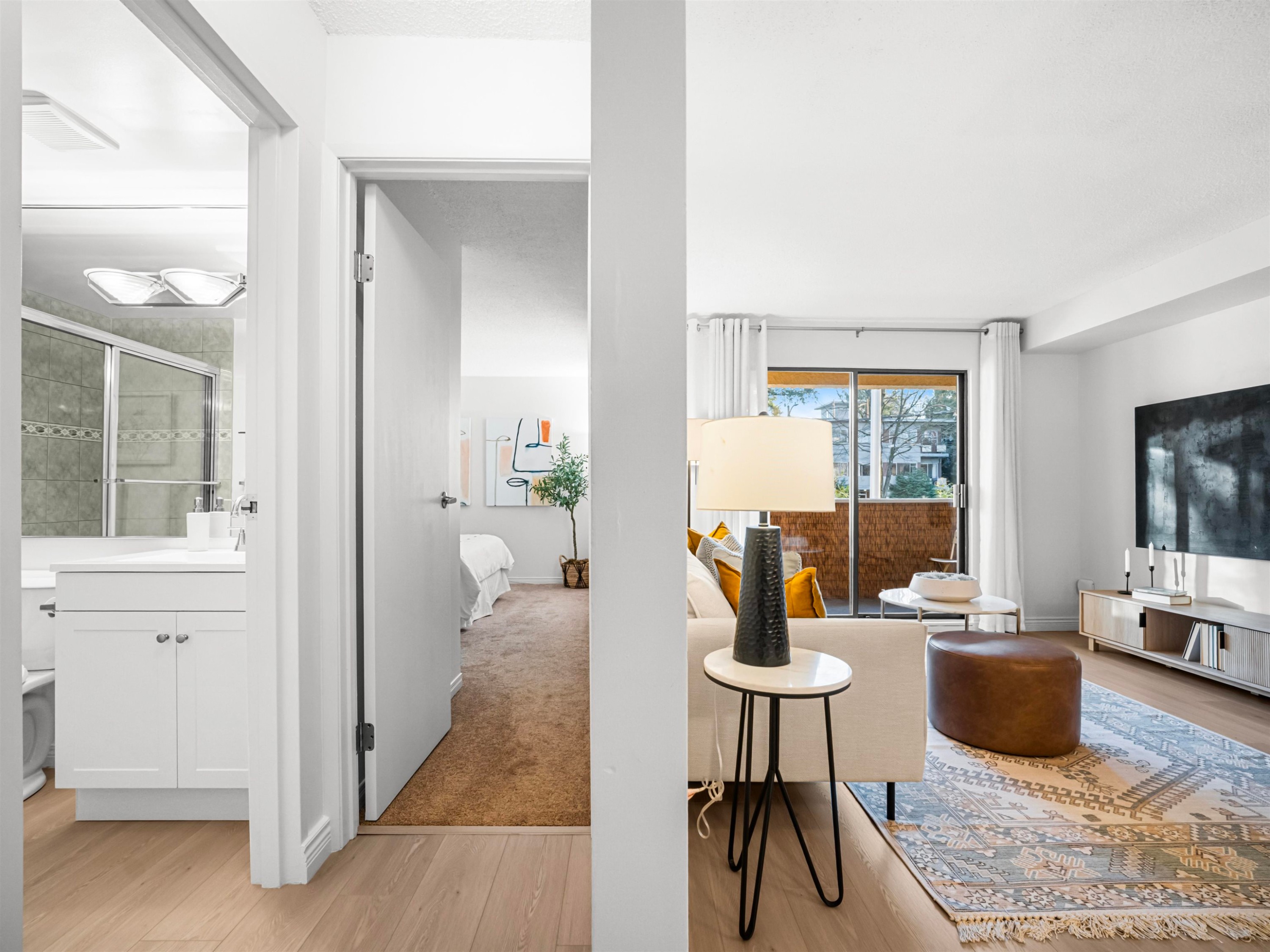 313-975 Broadway E, Vancouver, BC