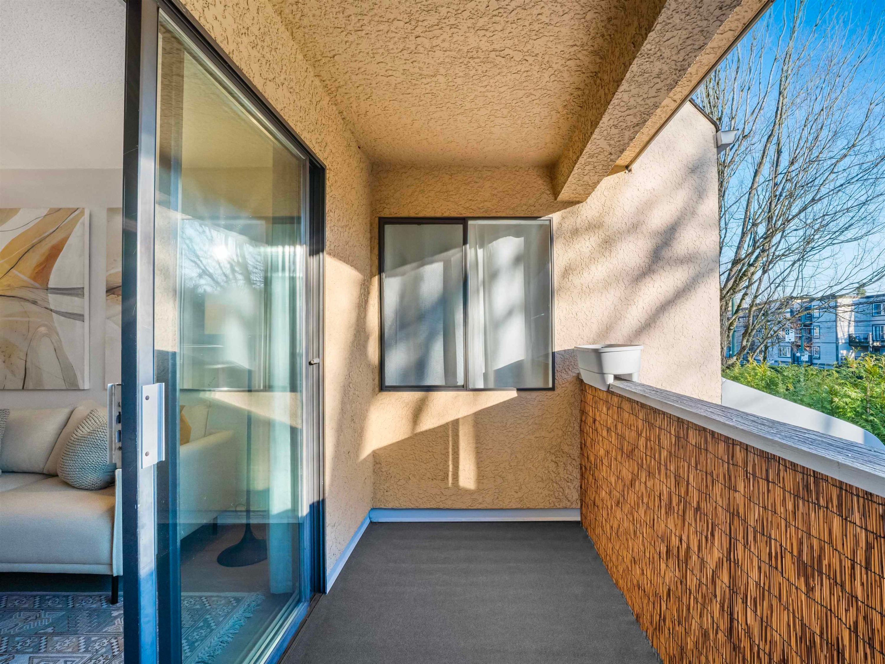 313-975 Broadway E, Vancouver, BC