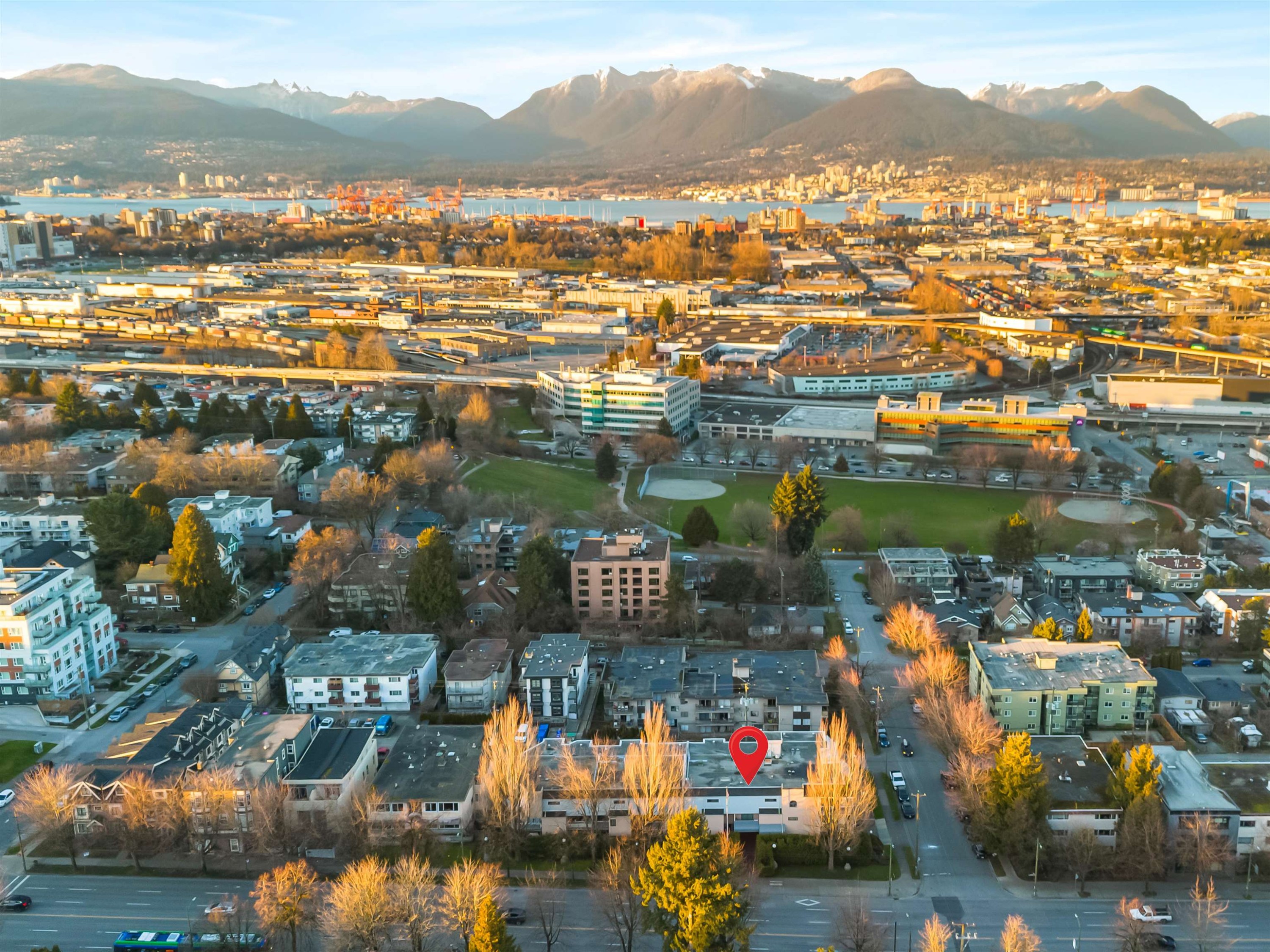 313-975 Broadway E, Vancouver, BC