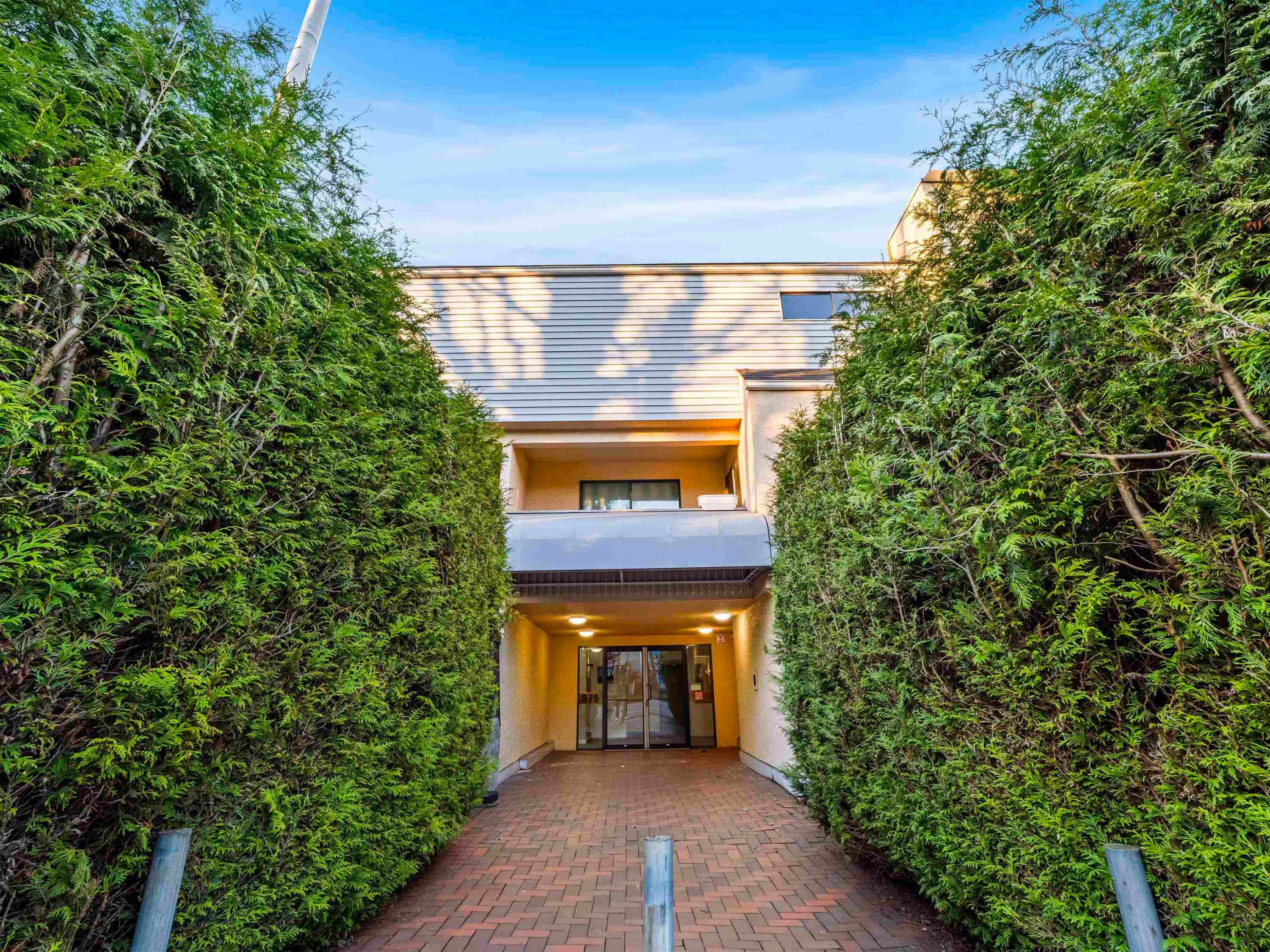 313-975 Broadway E, Vancouver, BC