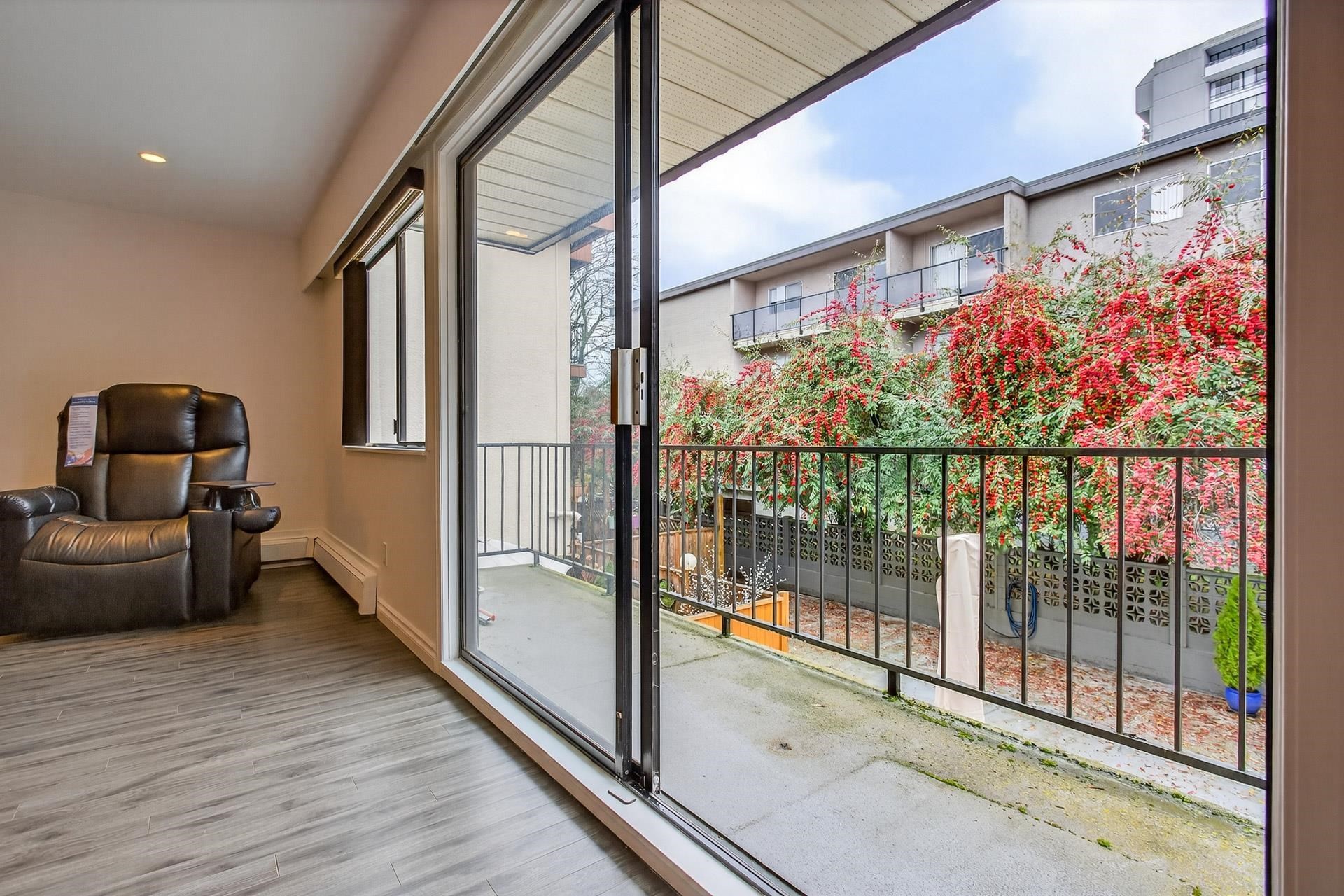 208-505 Ninth Street, New Westminster, BC