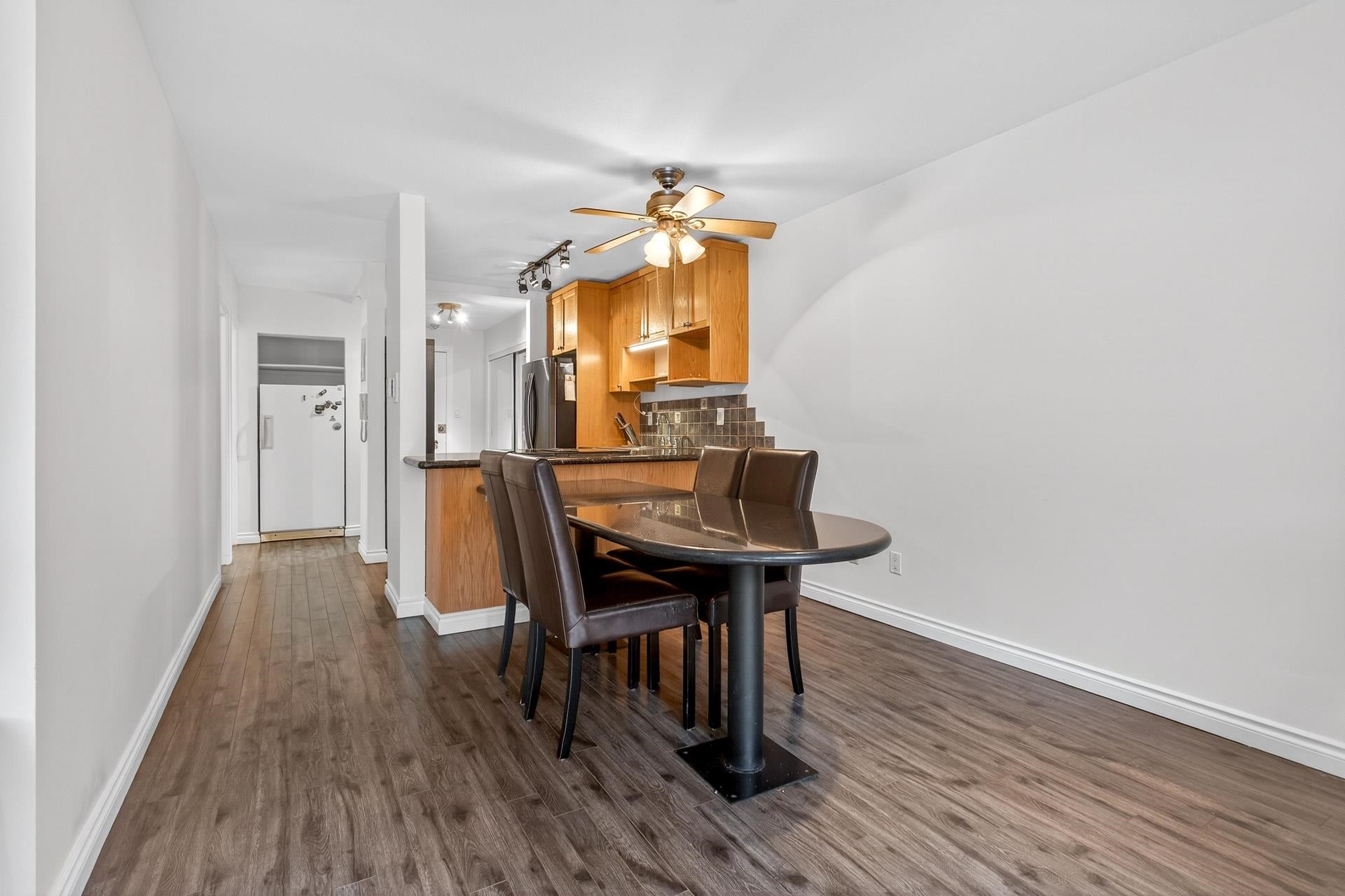 208-505 Ninth Street, New Westminster, BC