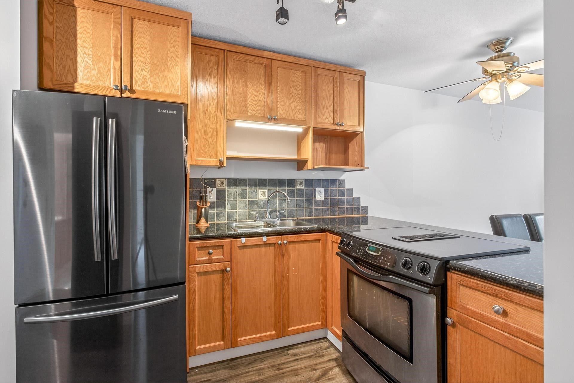 208-505 Ninth Street, New Westminster, BC