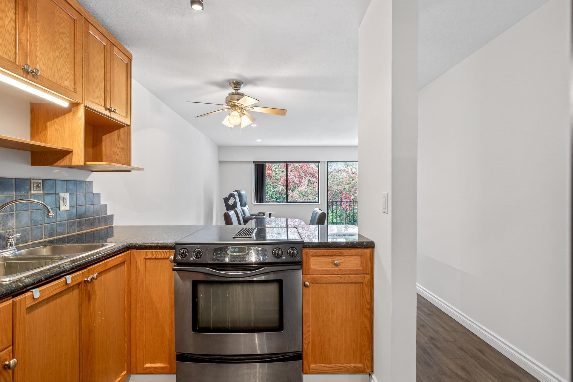 208-505 Ninth Street, New Westminster, BC