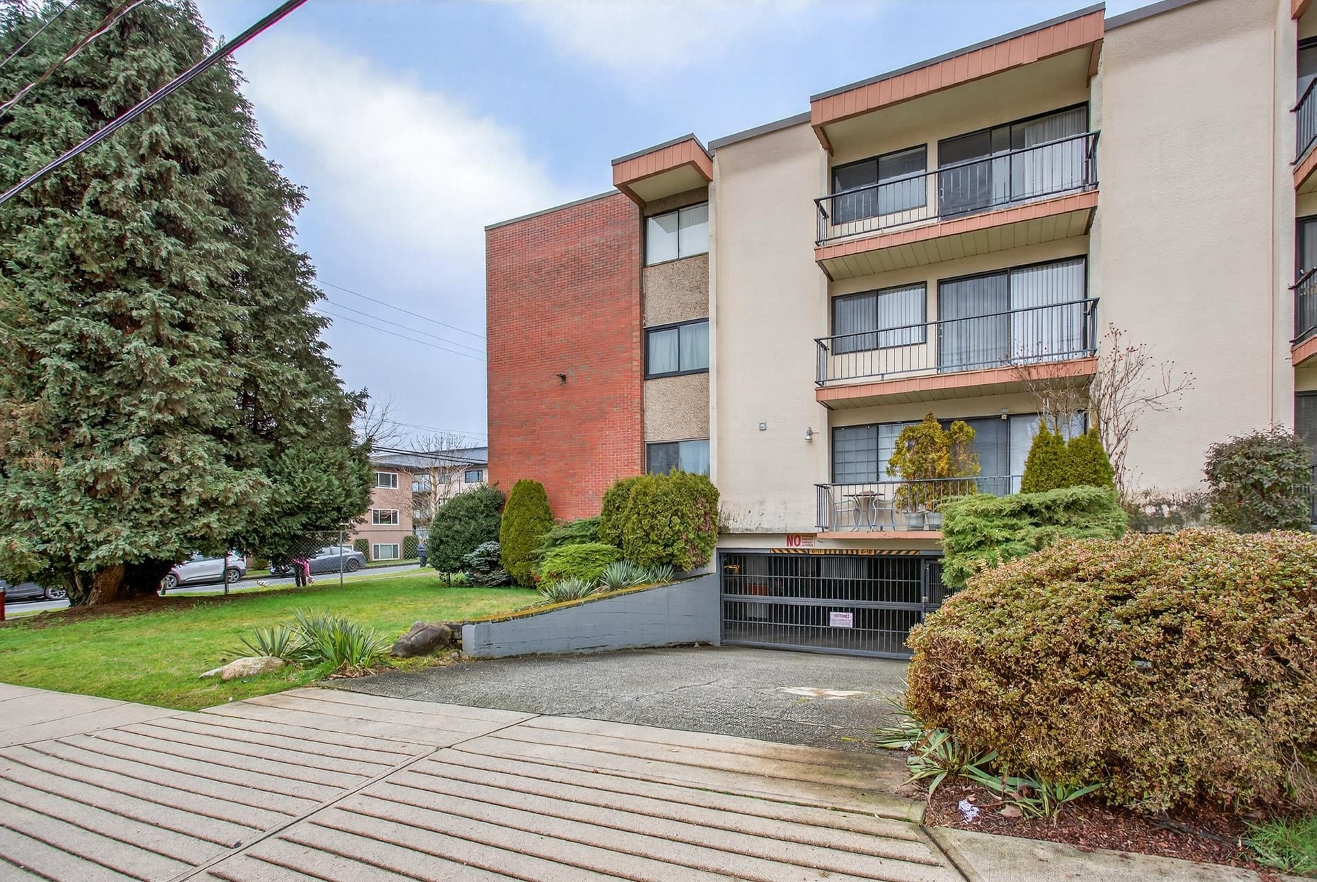 208-505 Ninth Street, New Westminster, BC