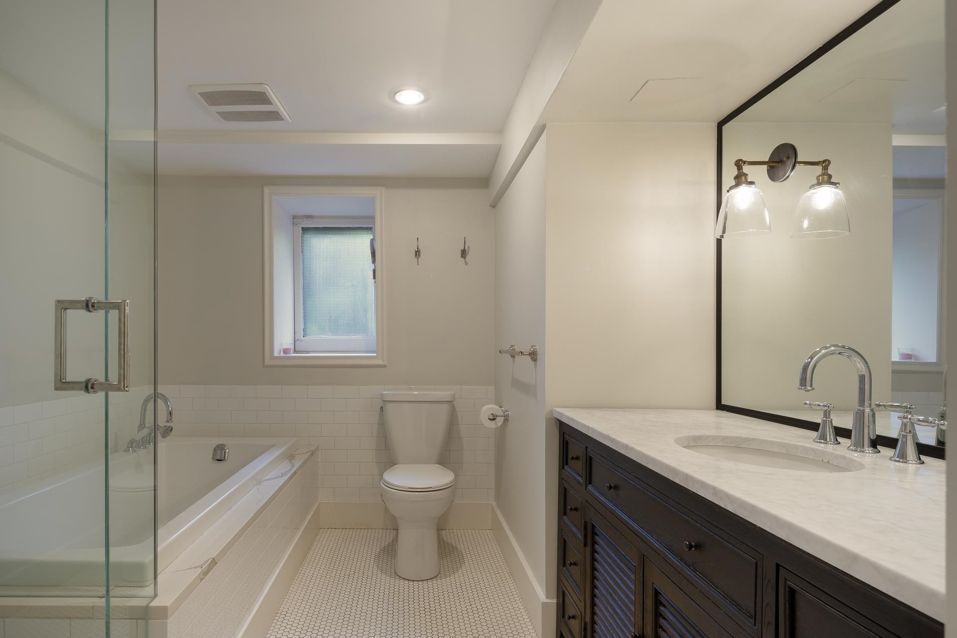 3545 Dowsley Court, North Vancouver, BC