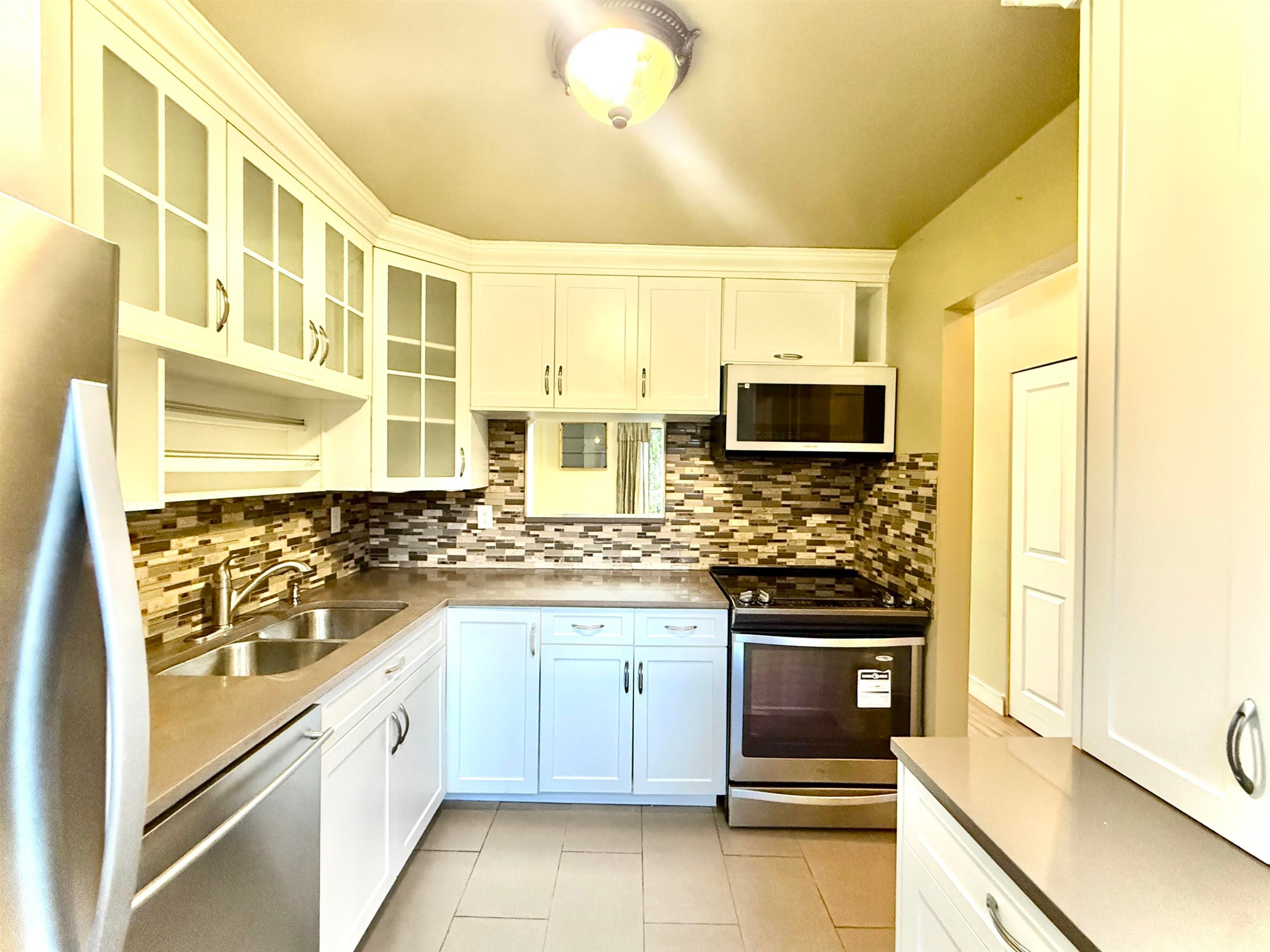 111-2915 Norman Avenue, Coquitlam, BC