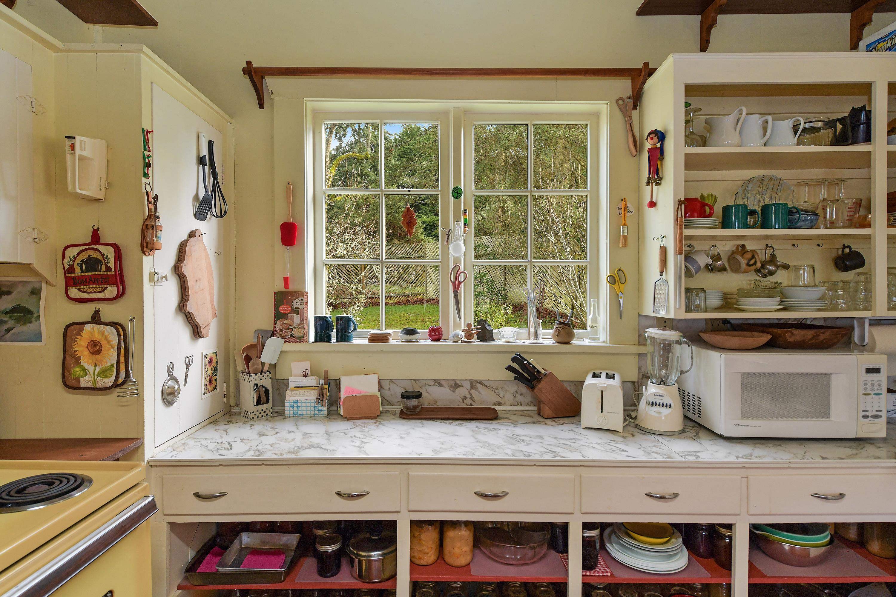 417 Sunset Place, Mayne Island, BC