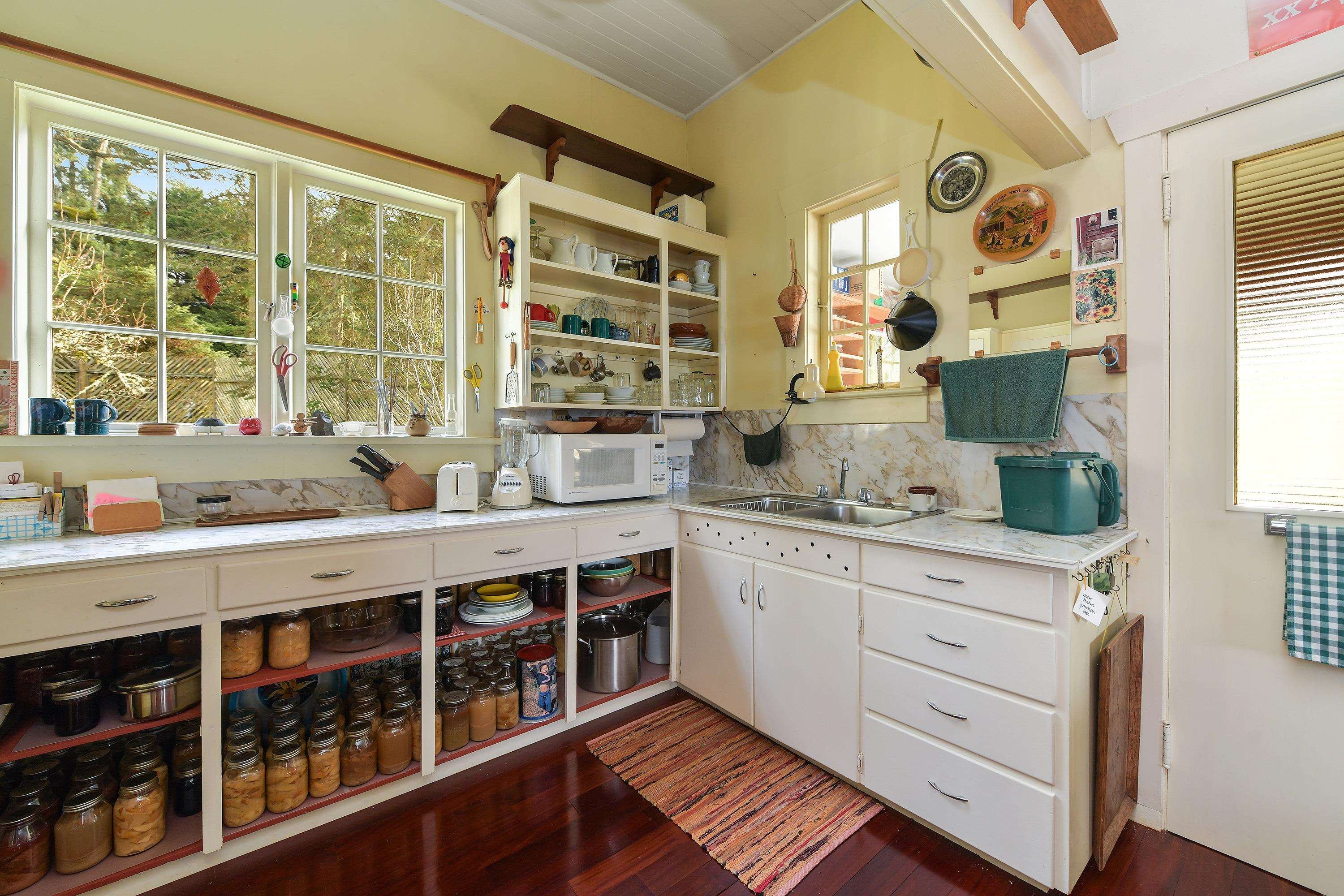 417 Sunset Place, Mayne Island, BC