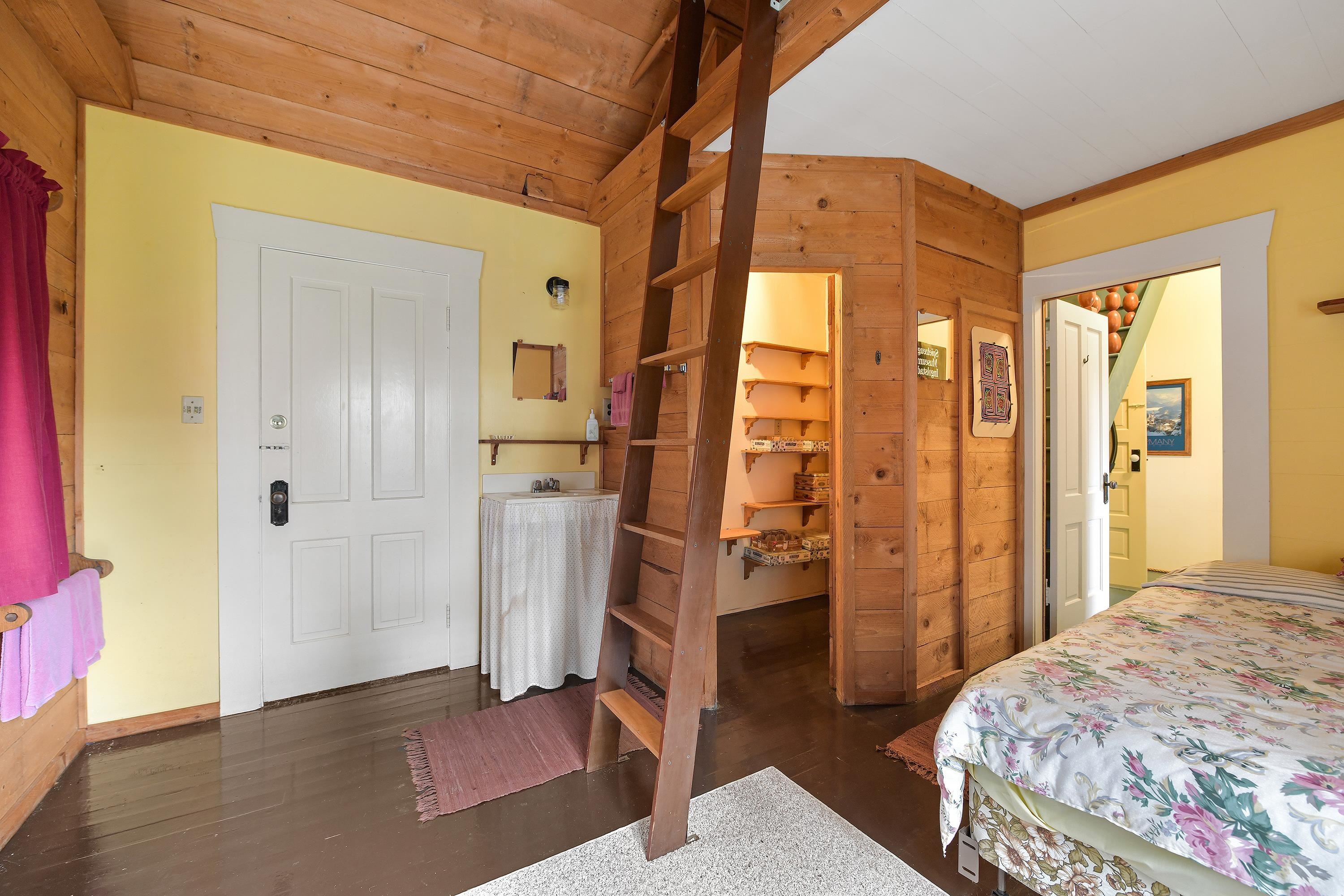 417 Sunset Place, Mayne Island, BC