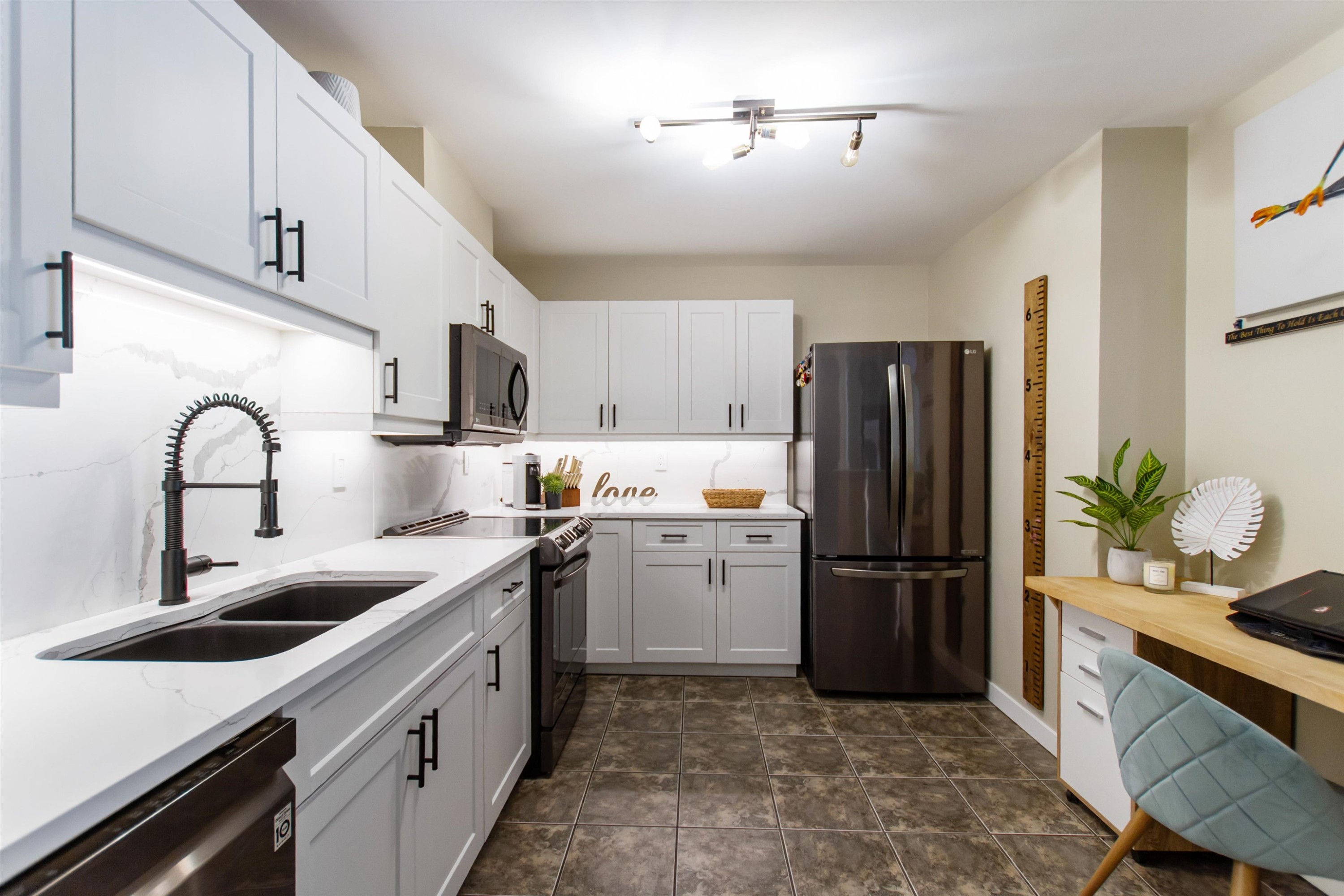 202-1669 Grant Avenue, Port Coquitlam, BC