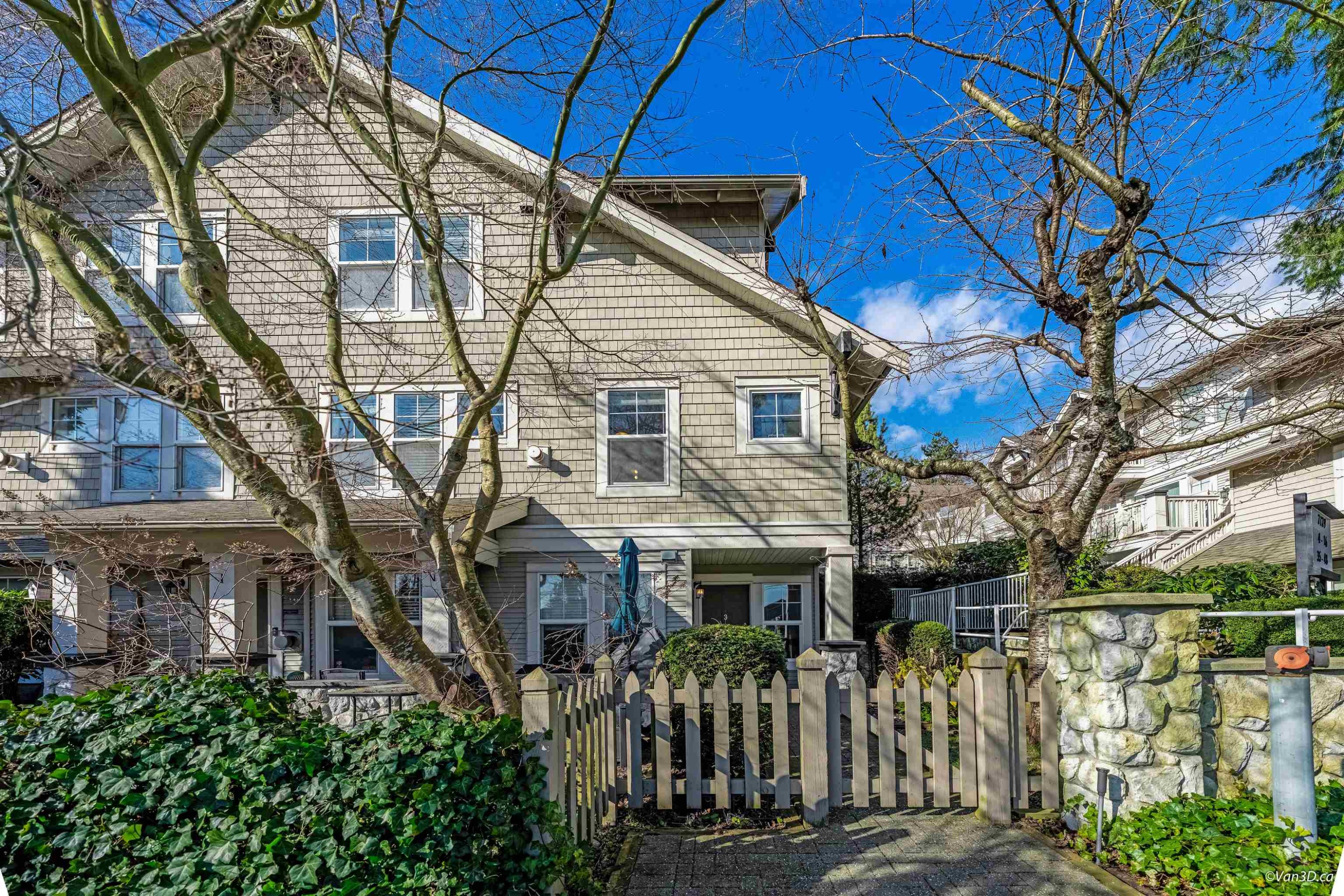 3-7179 18Th Avenue, Burnaby, BC