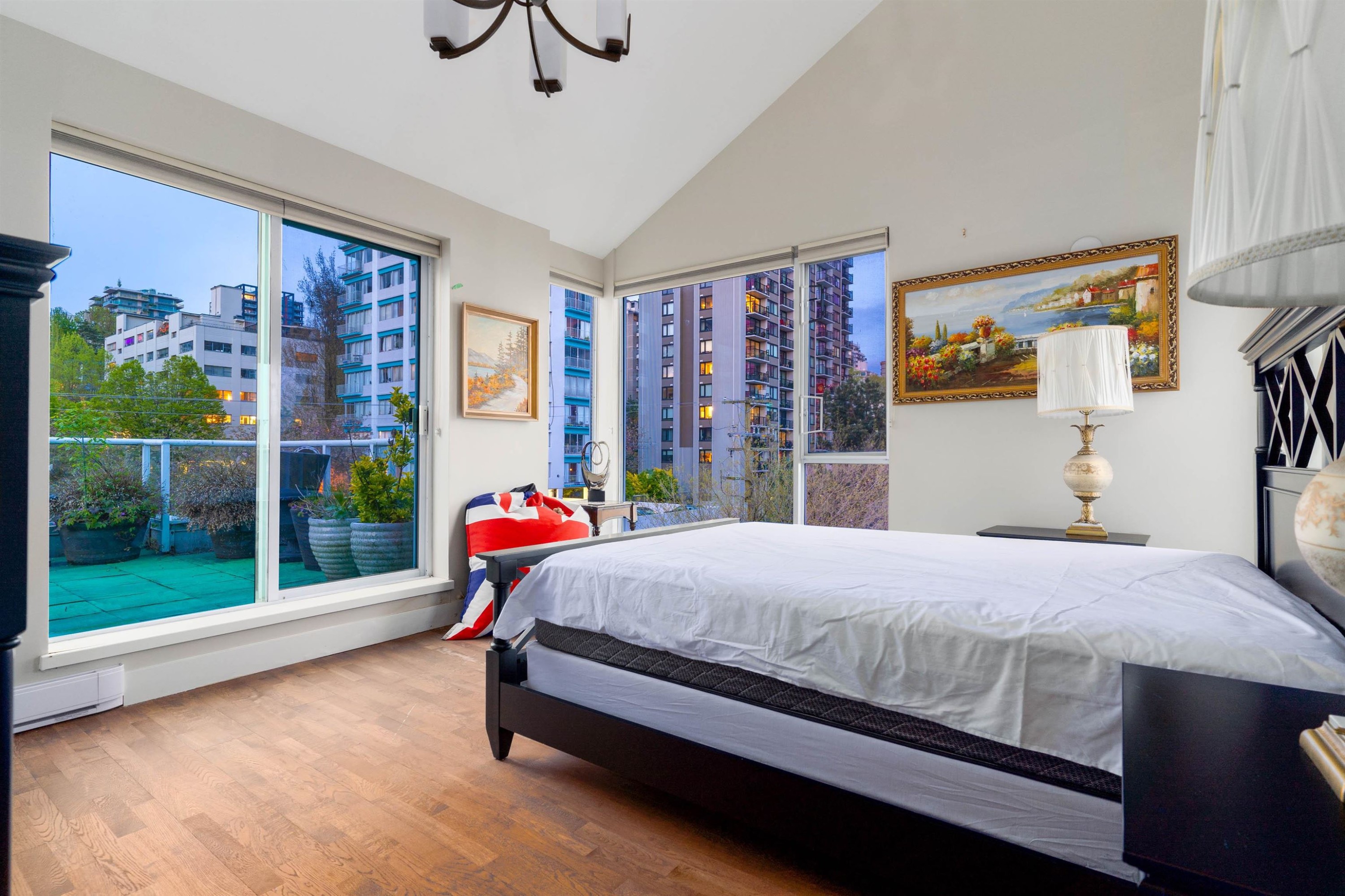 Ph-1403 Beach Avenue, Vancouver, BC