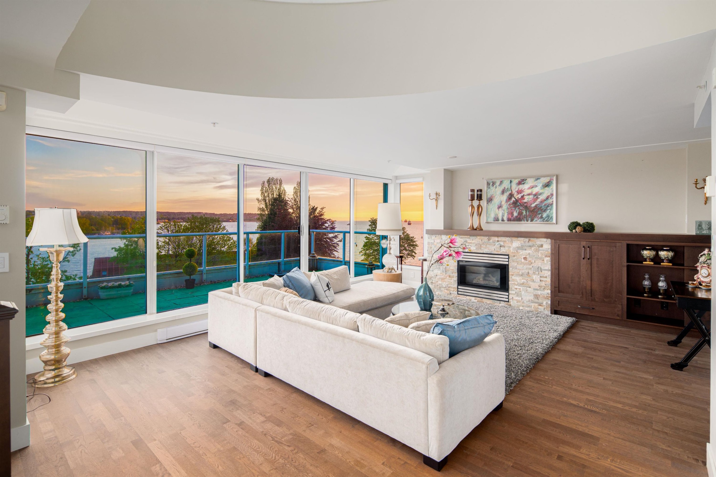 Ph-1403 Beach Avenue, Vancouver, BC