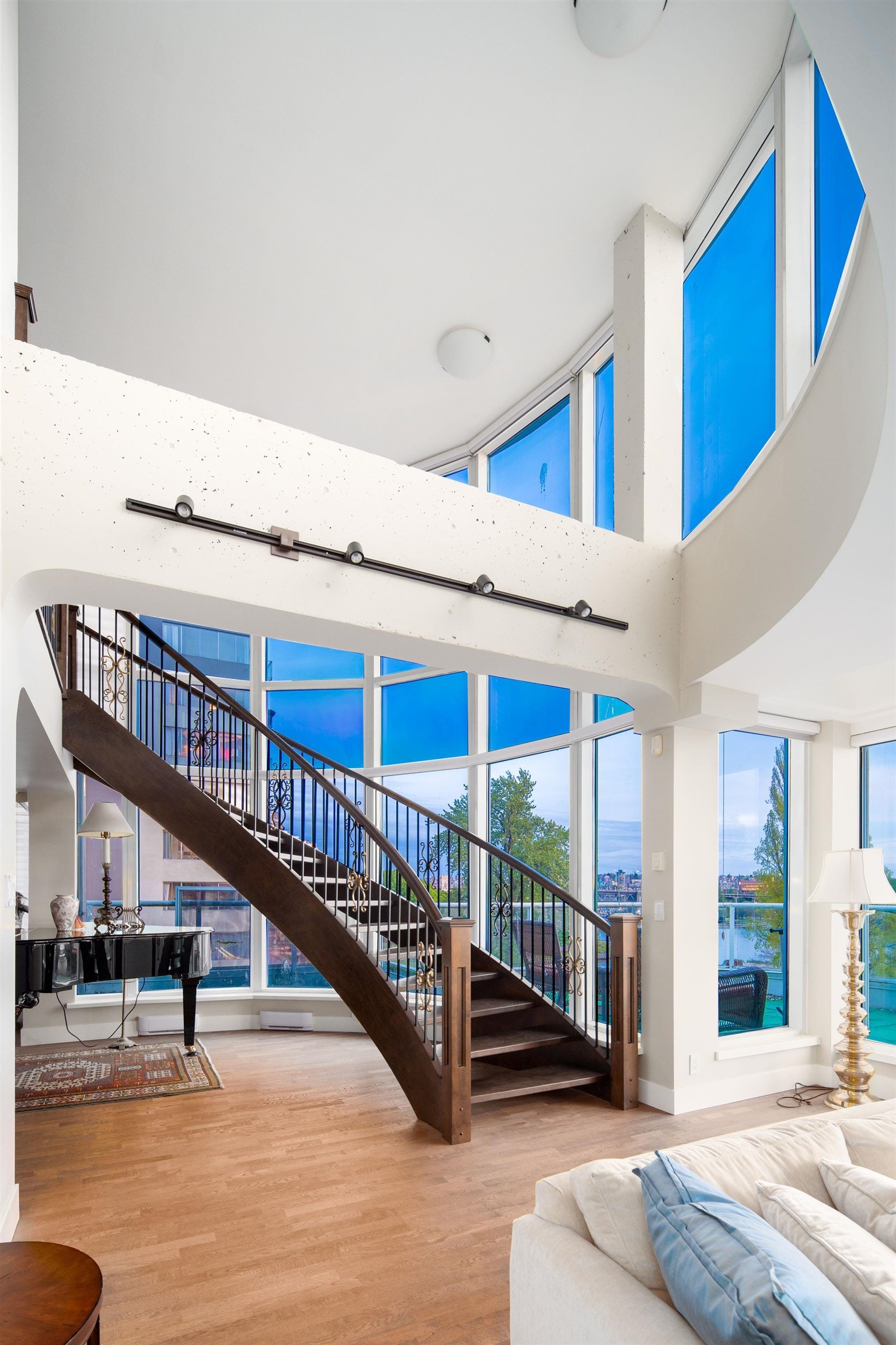 Ph-1403 Beach Avenue, Vancouver, BC