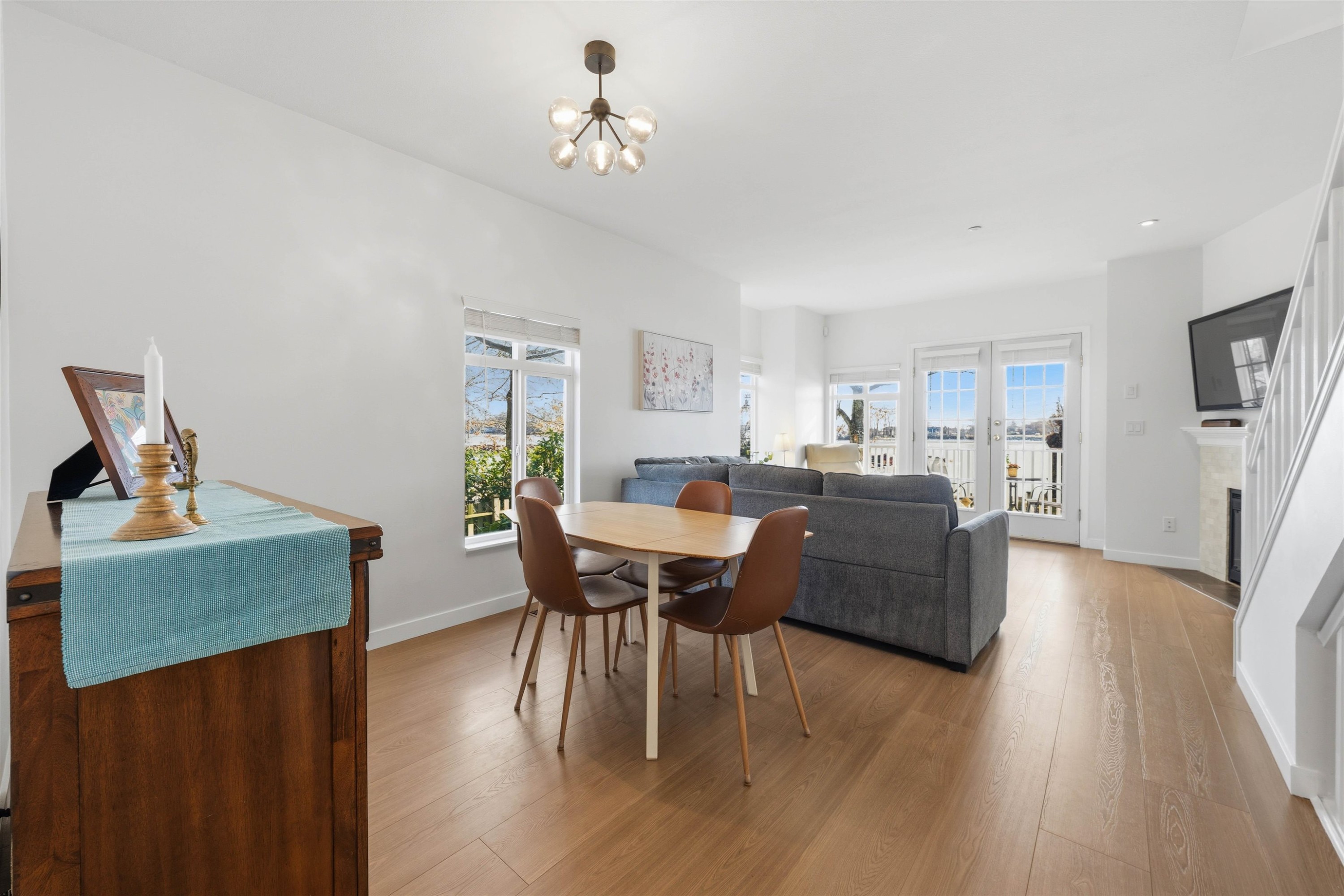 1-8581 Jellicoe Street, Vancouver, BC