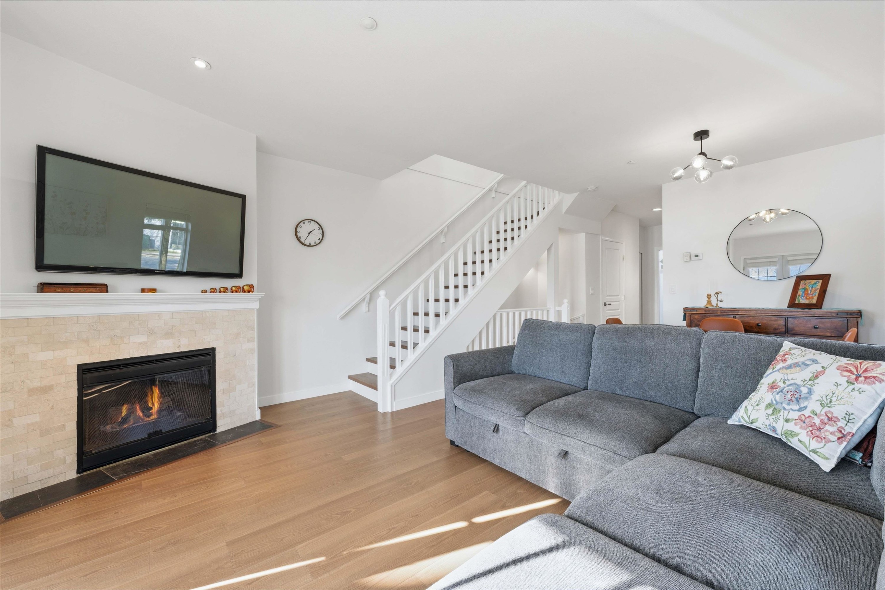 1-8581 Jellicoe Street, Vancouver, BC