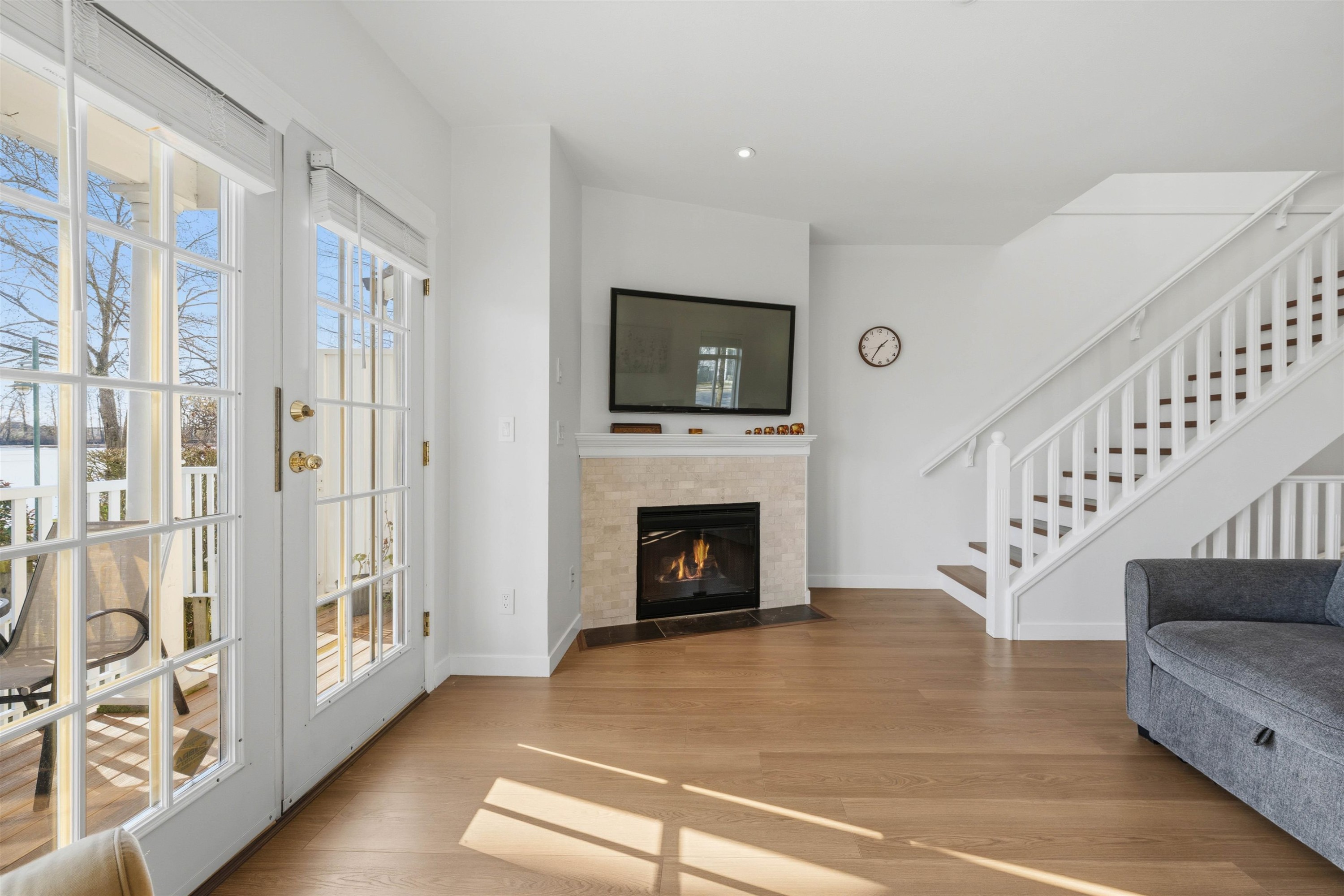 1-8581 Jellicoe Street, Vancouver, BC