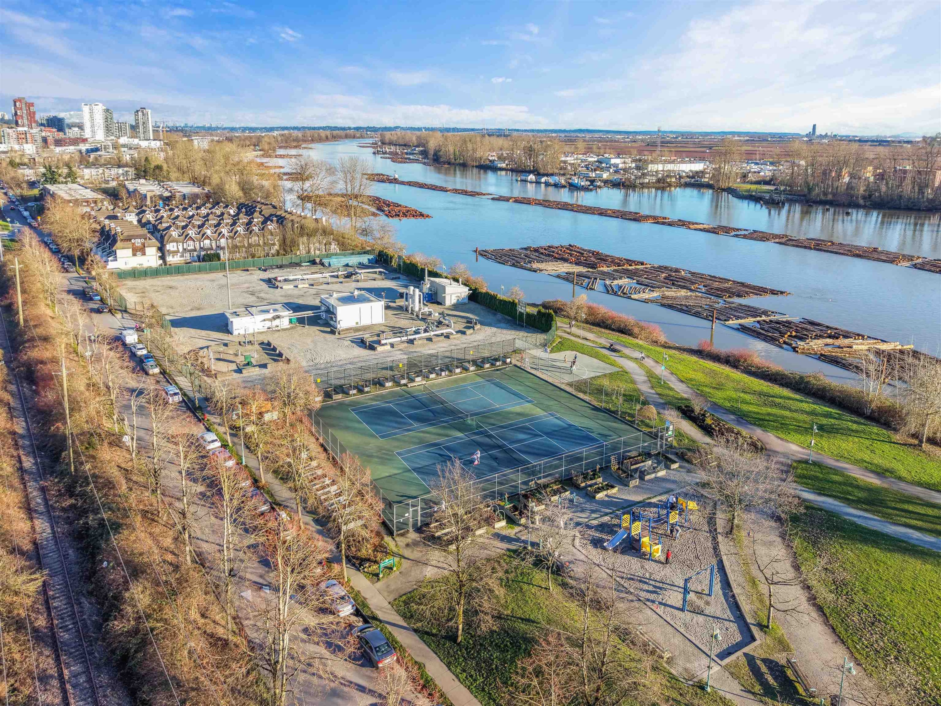 1-8581 Jellicoe Street, Vancouver, BC