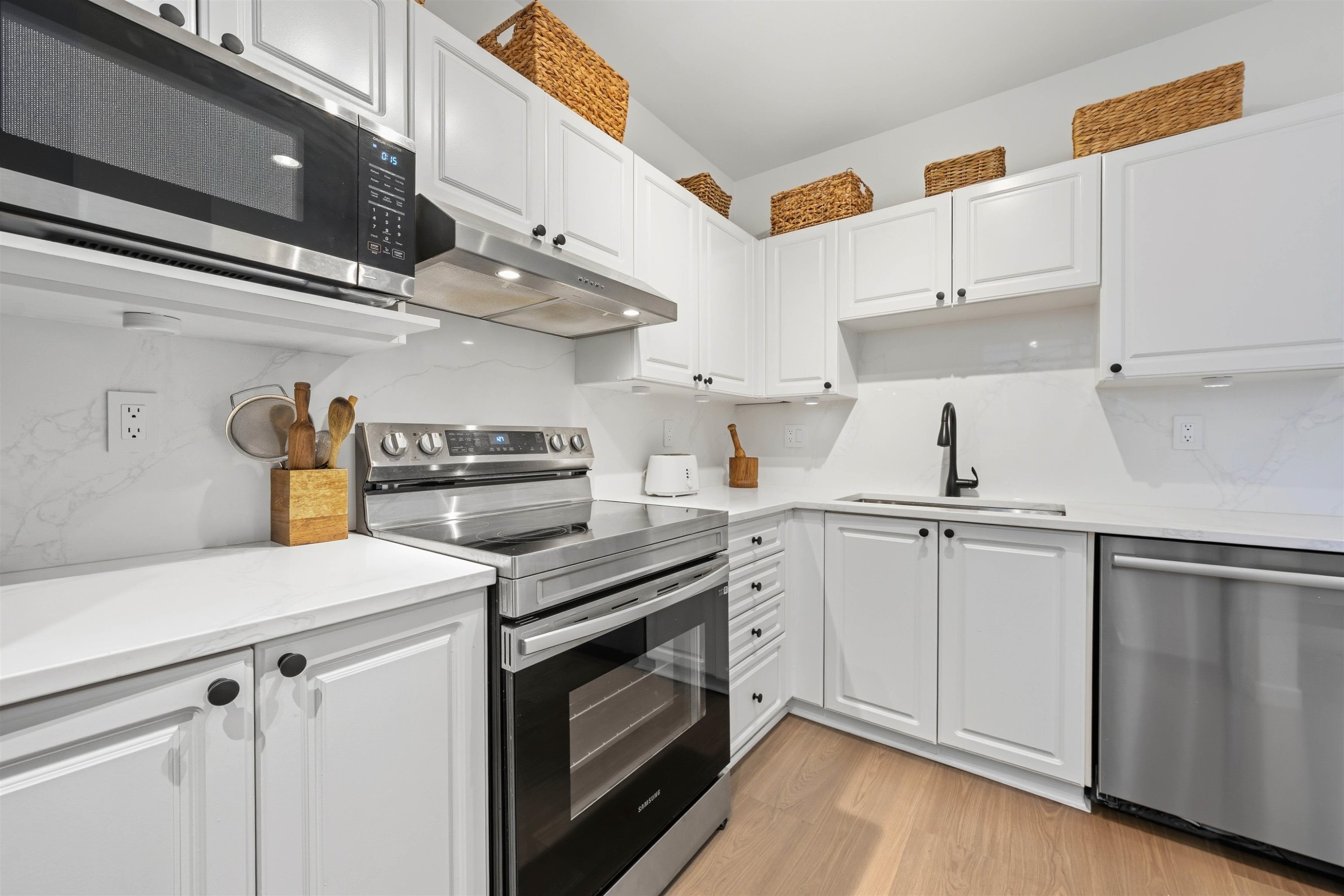 1-8581 Jellicoe Street, Vancouver, BC