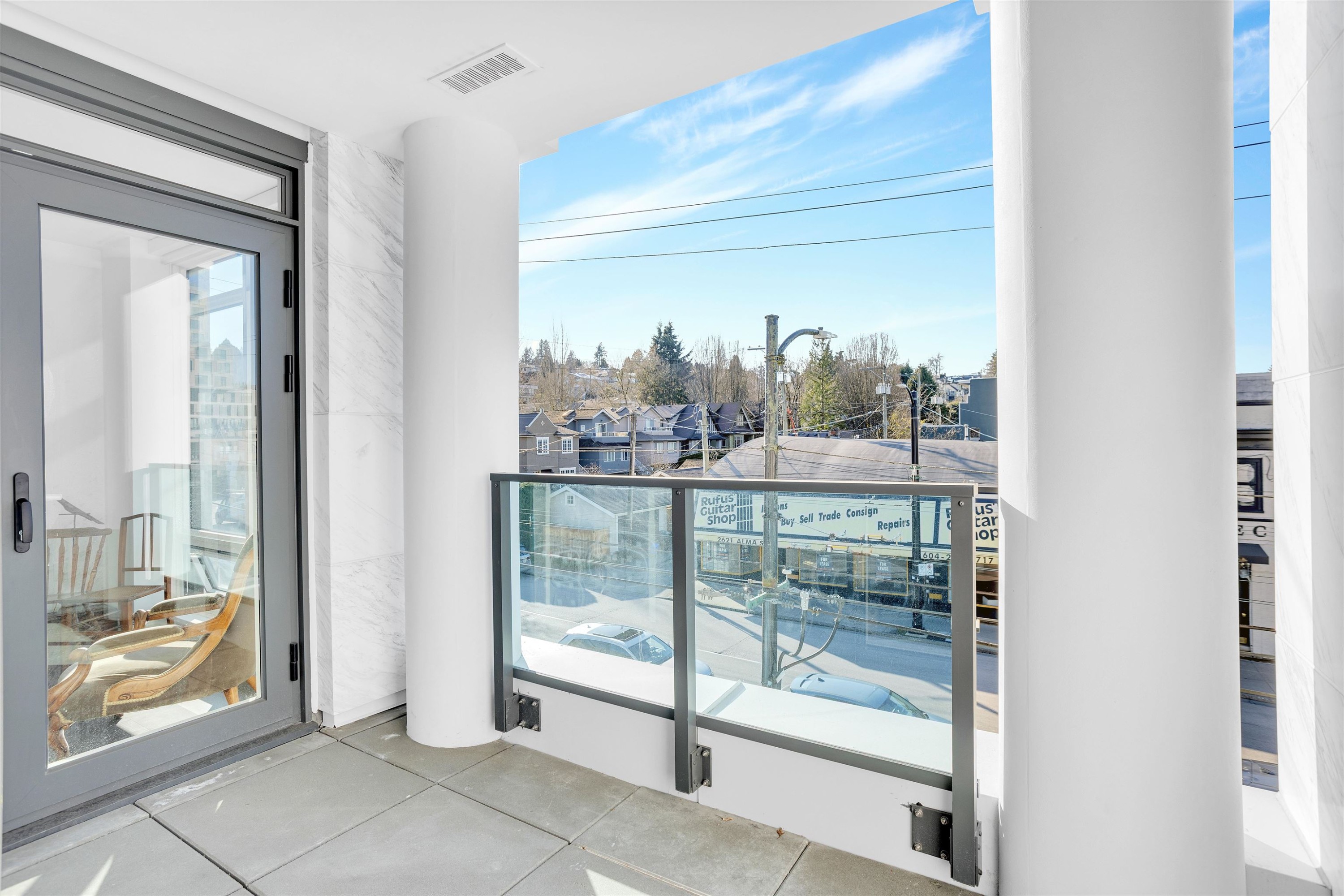 307-3668 10Th Avenue W, Vancouver, BC