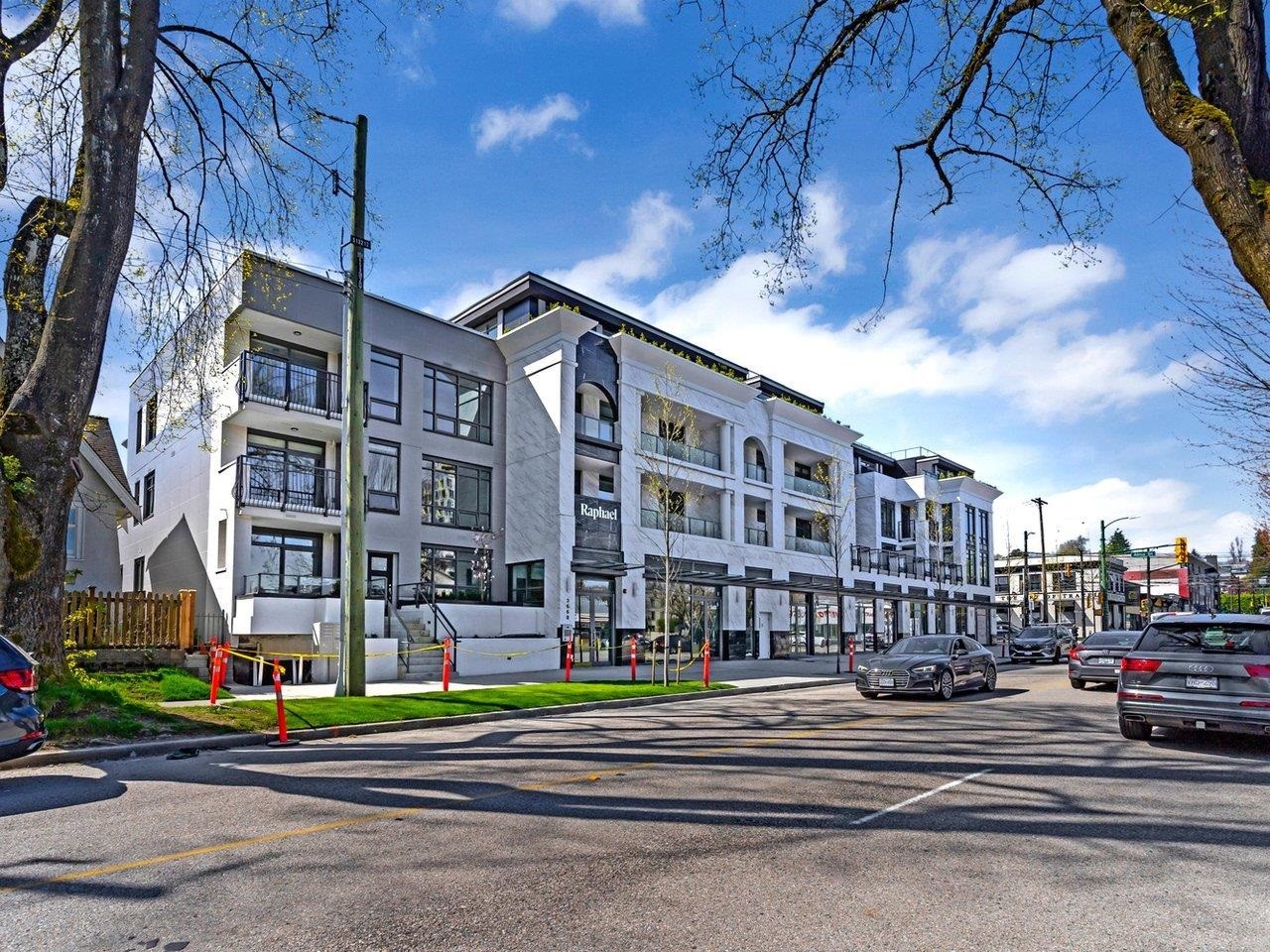 307-3668 10Th Avenue W, Vancouver, BC