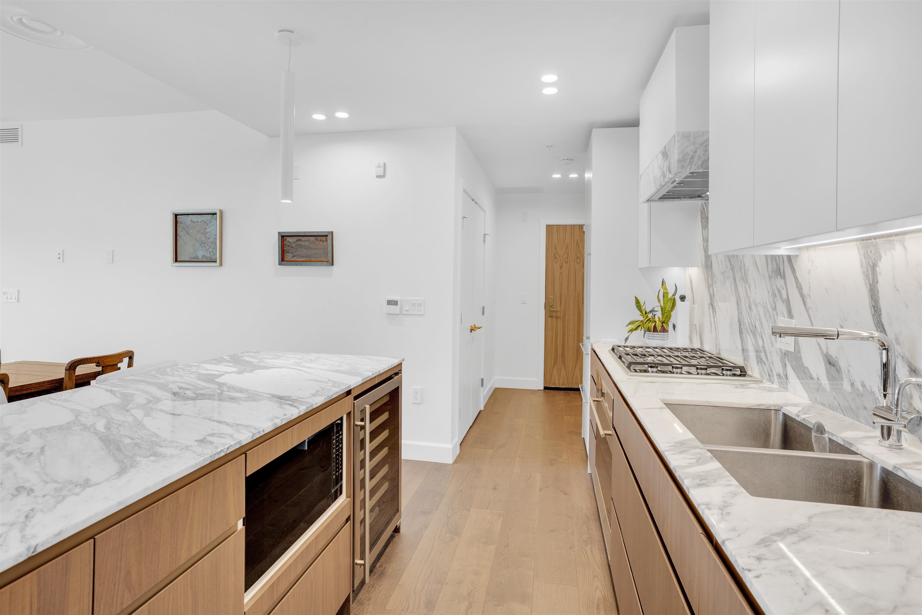 307-3668 10Th Avenue W, Vancouver, BC