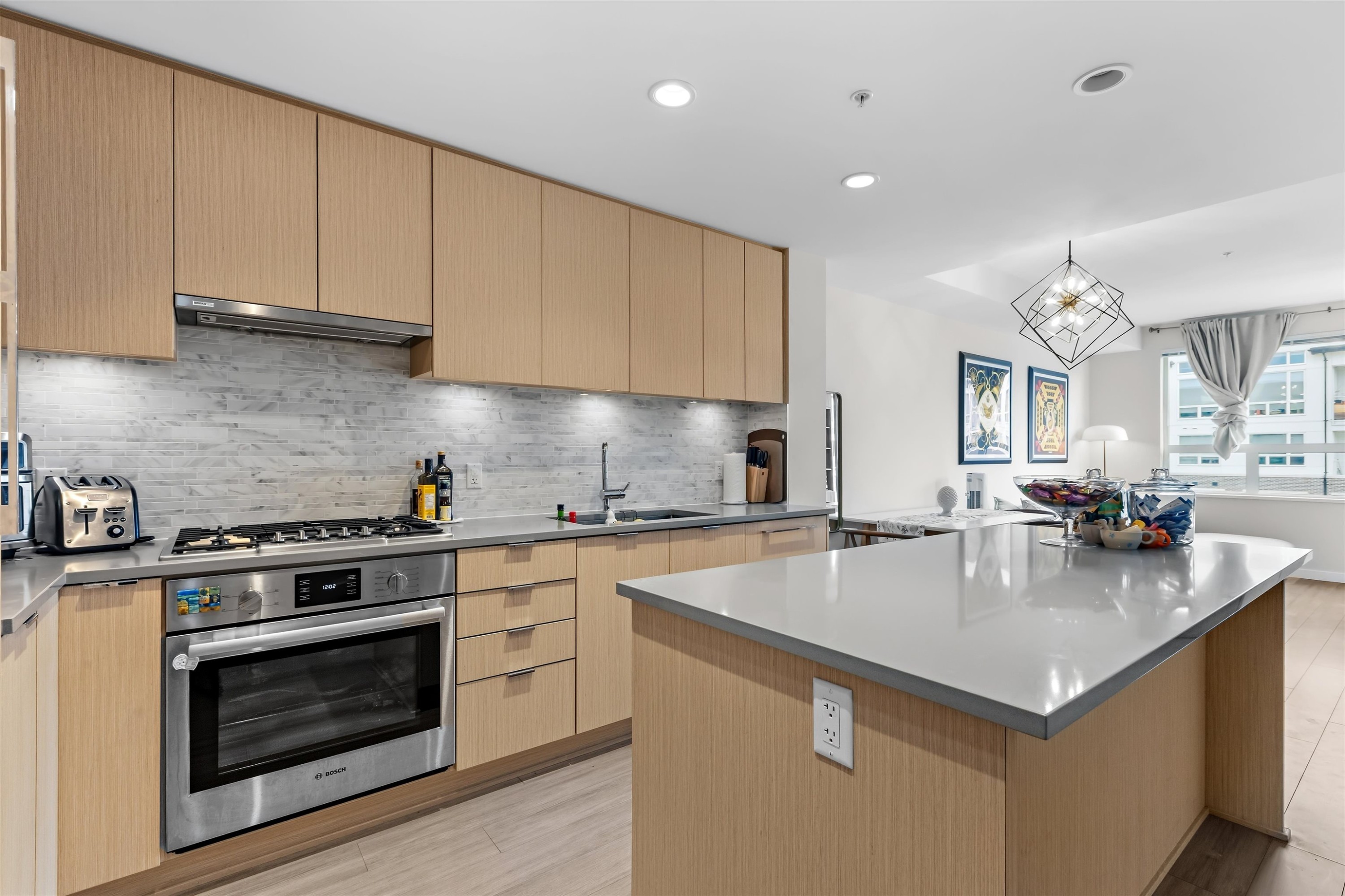 422-9213 Odlin Road, Richmond, BC