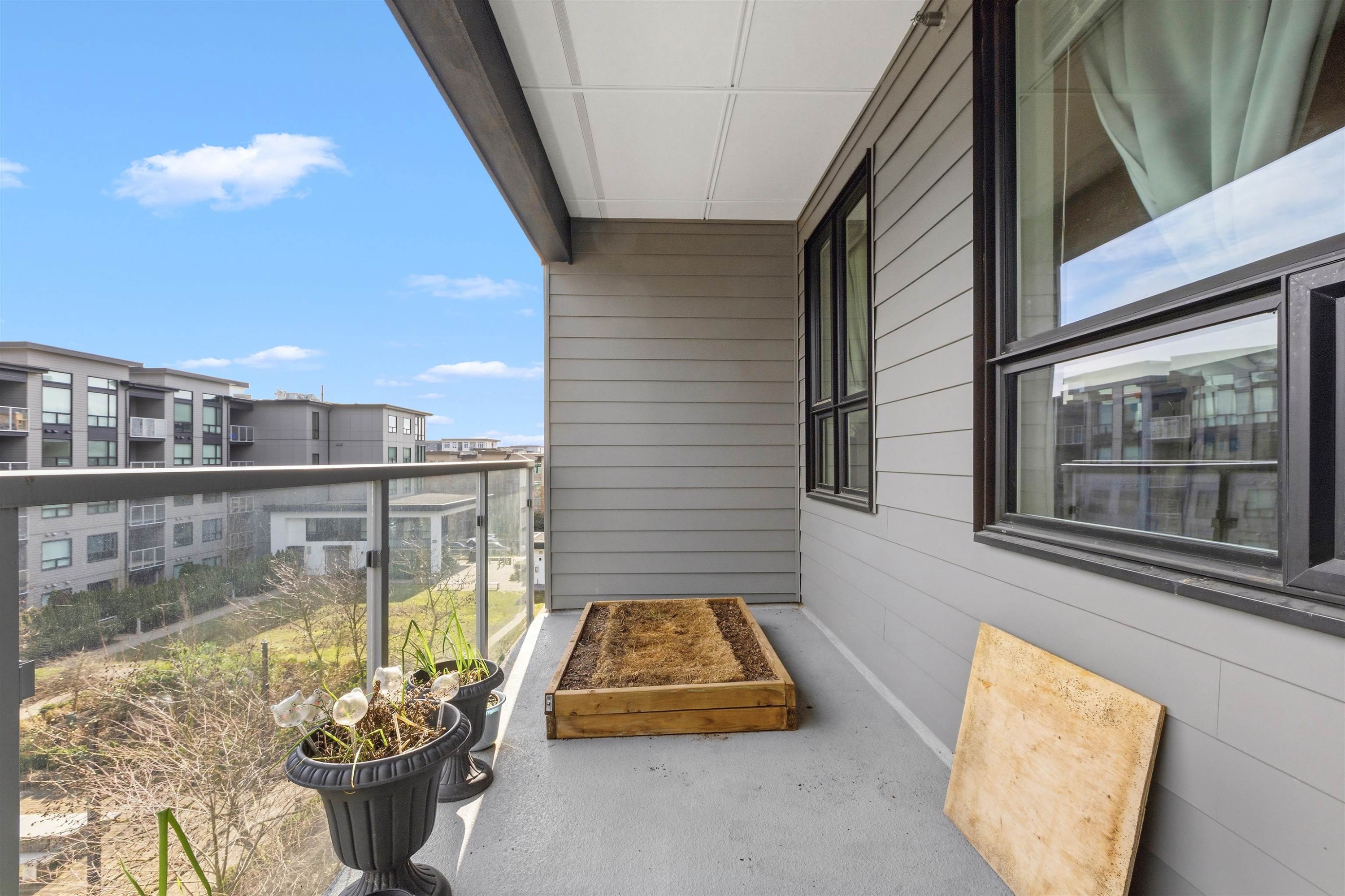 422-9213 Odlin Road, Richmond, BC