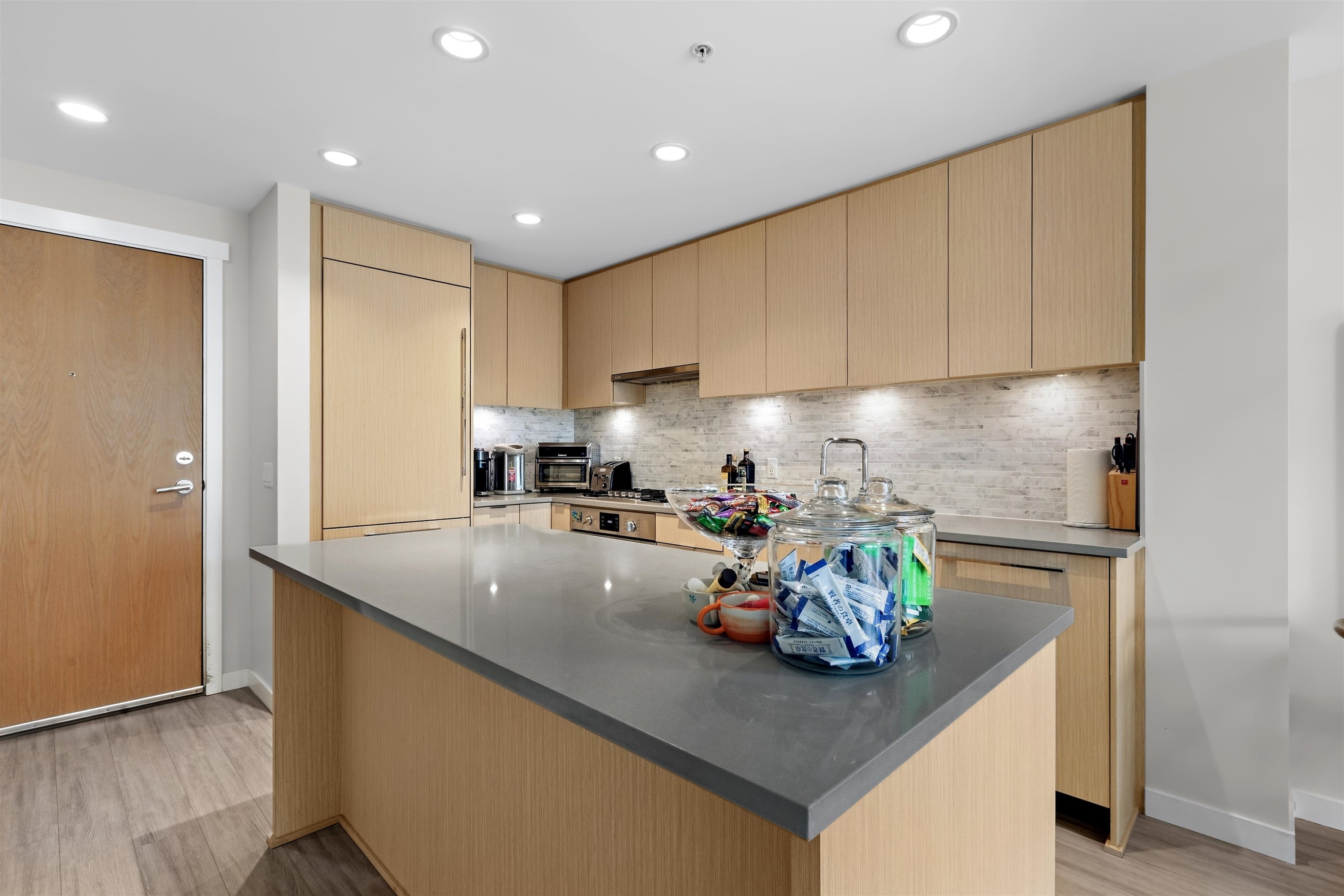 422-9213 Odlin Road, Richmond, BC