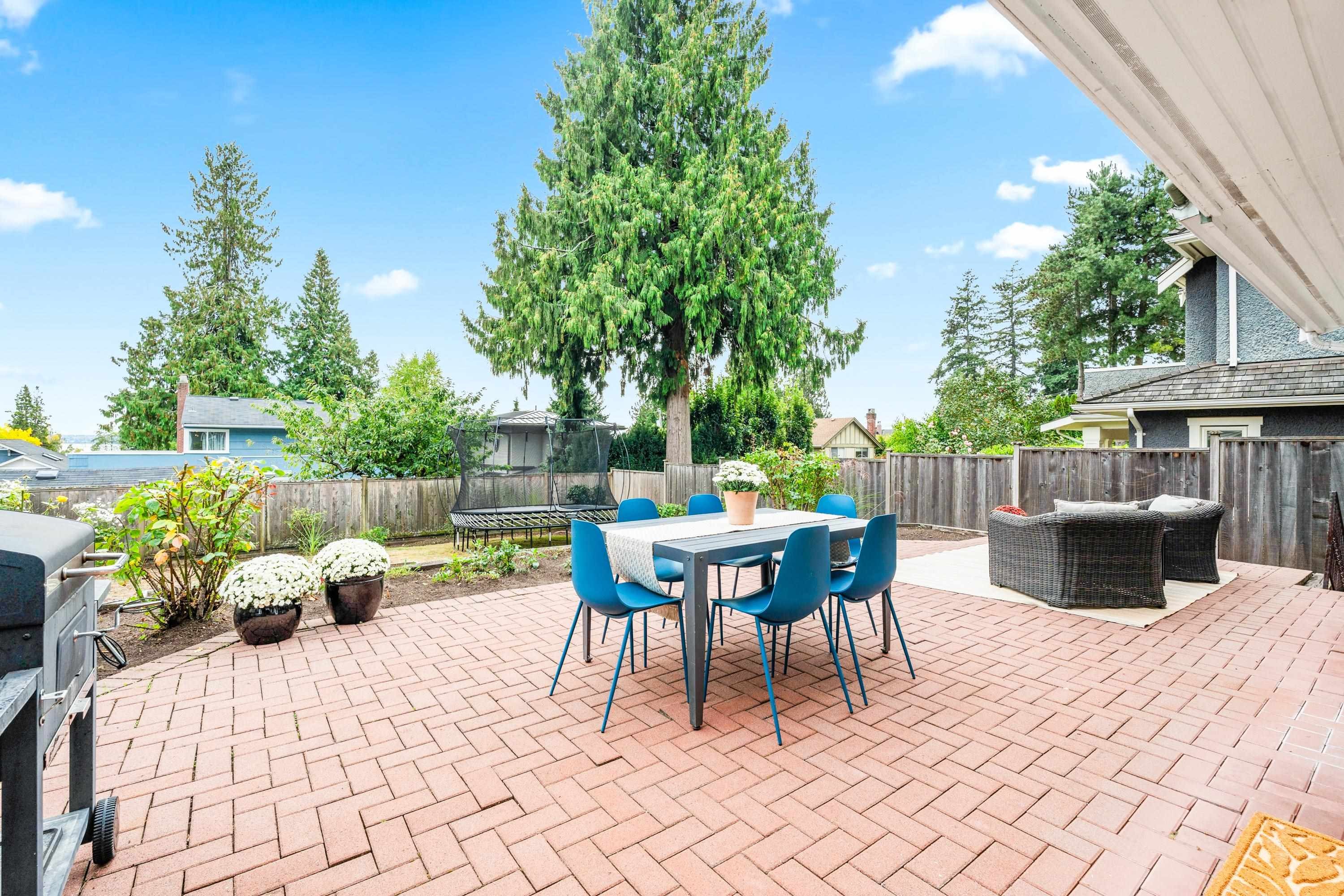 2372 Kings Avenue, West Vancouver, BC