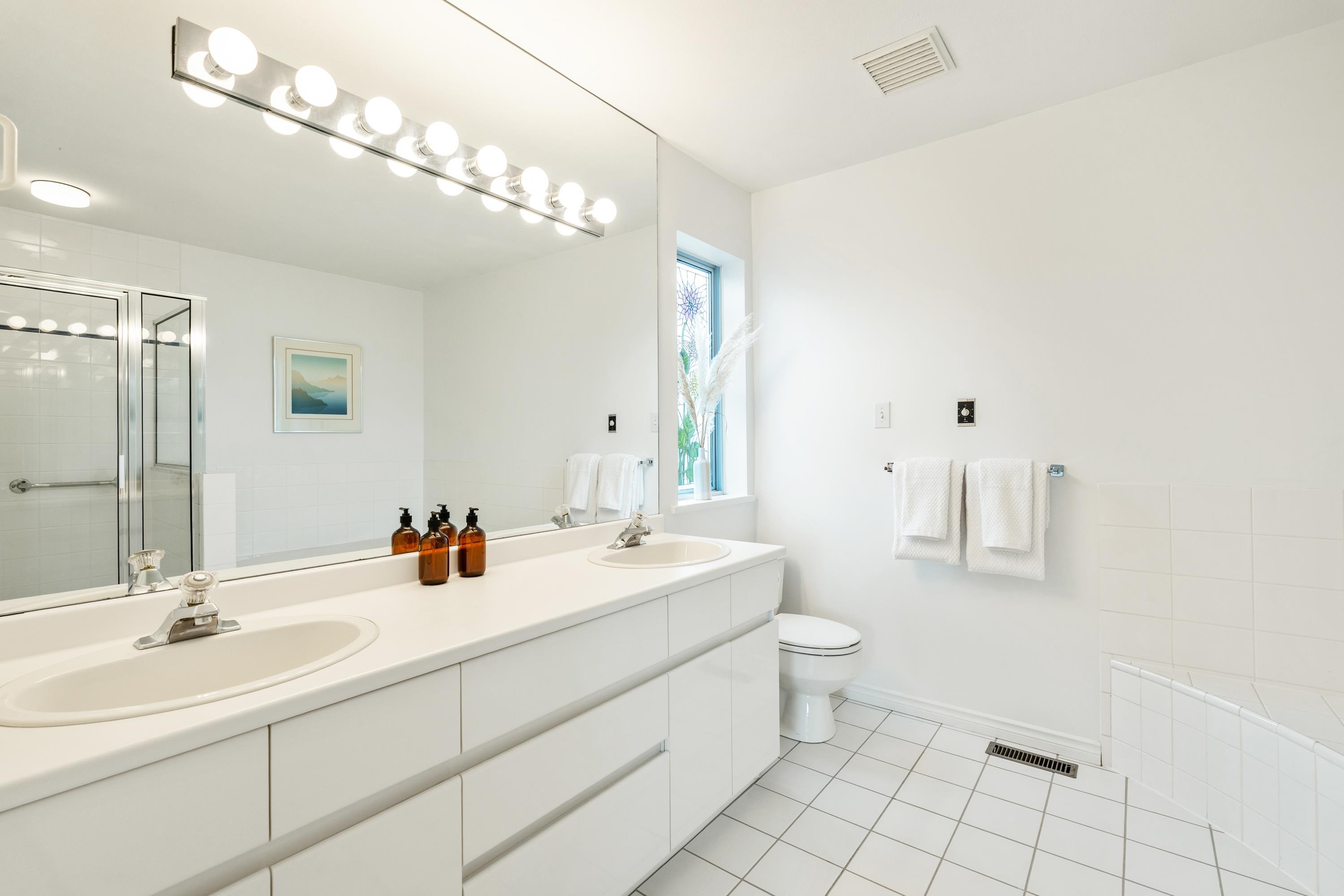 2372 Kings Avenue, West Vancouver, BC