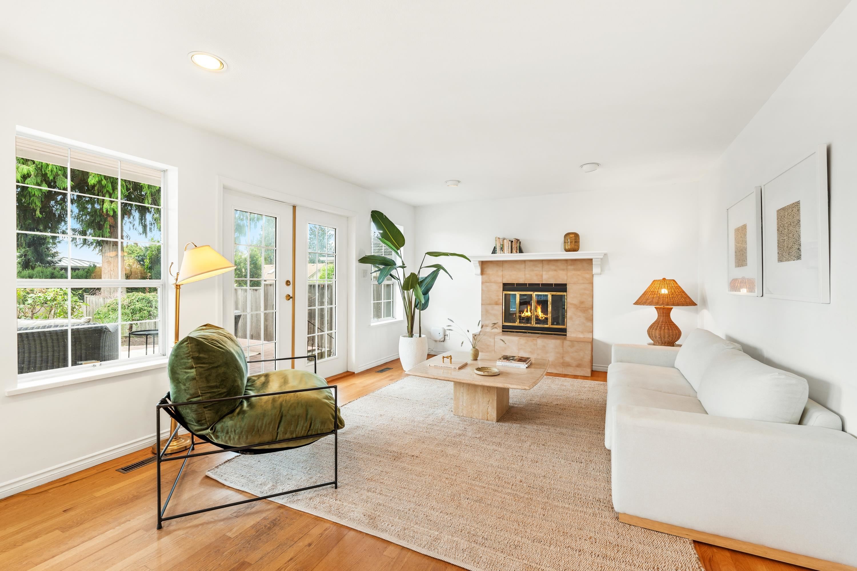 2372 Kings Avenue, West Vancouver, BC