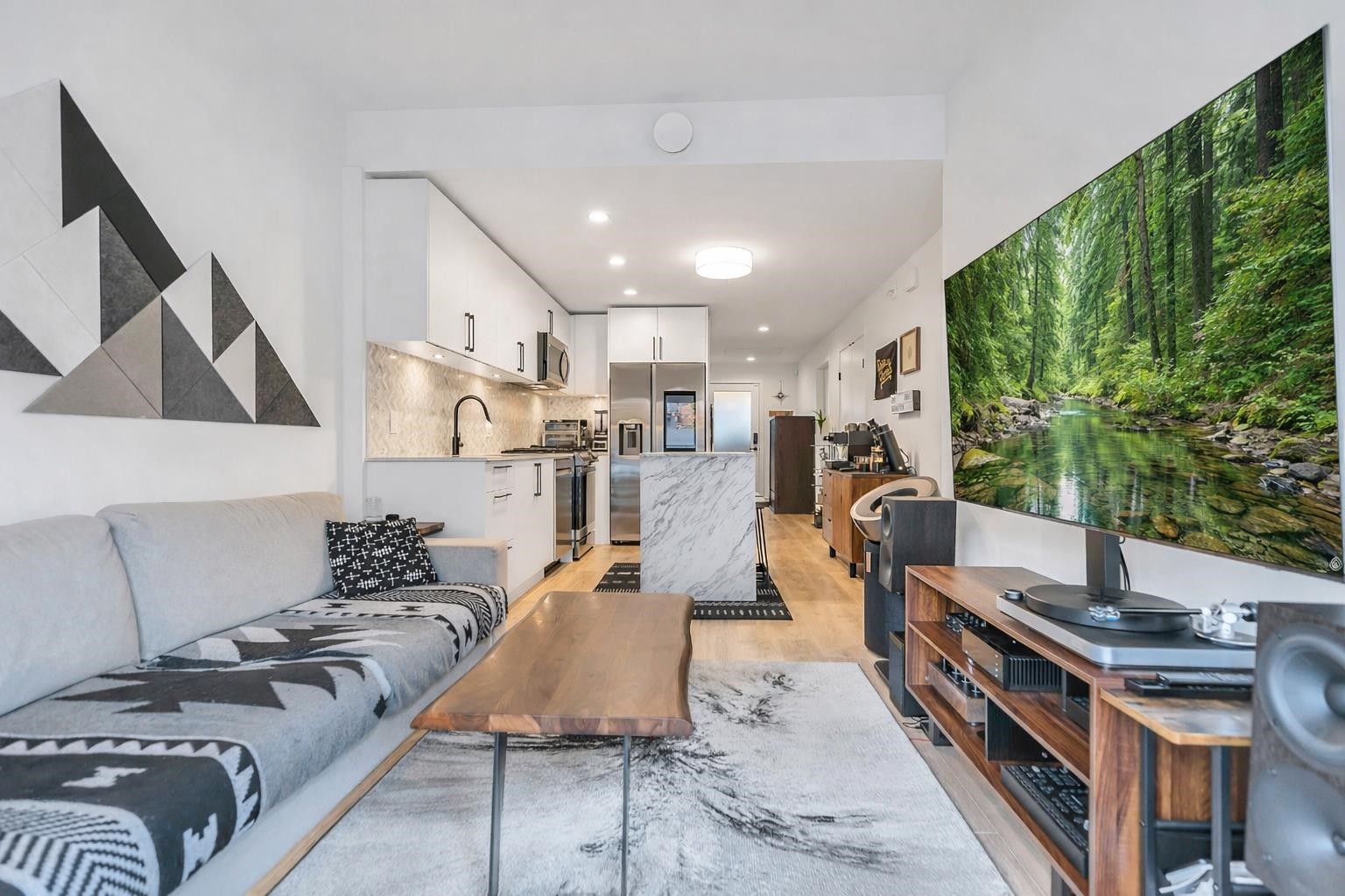 146-545 2Nd Street E, North Vancouver, BC