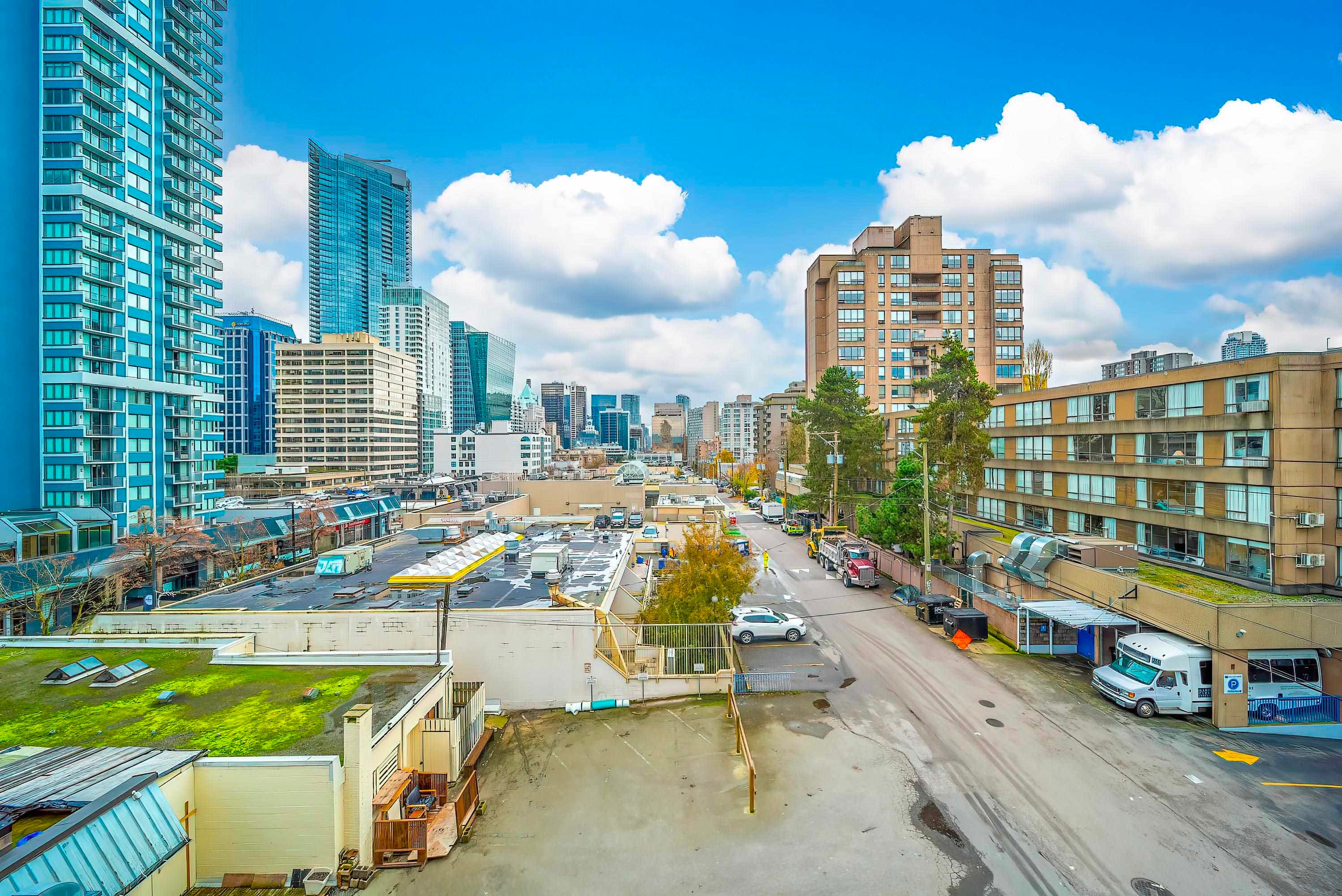 1903-8833 Hazelbridge Way, Richmond, BC