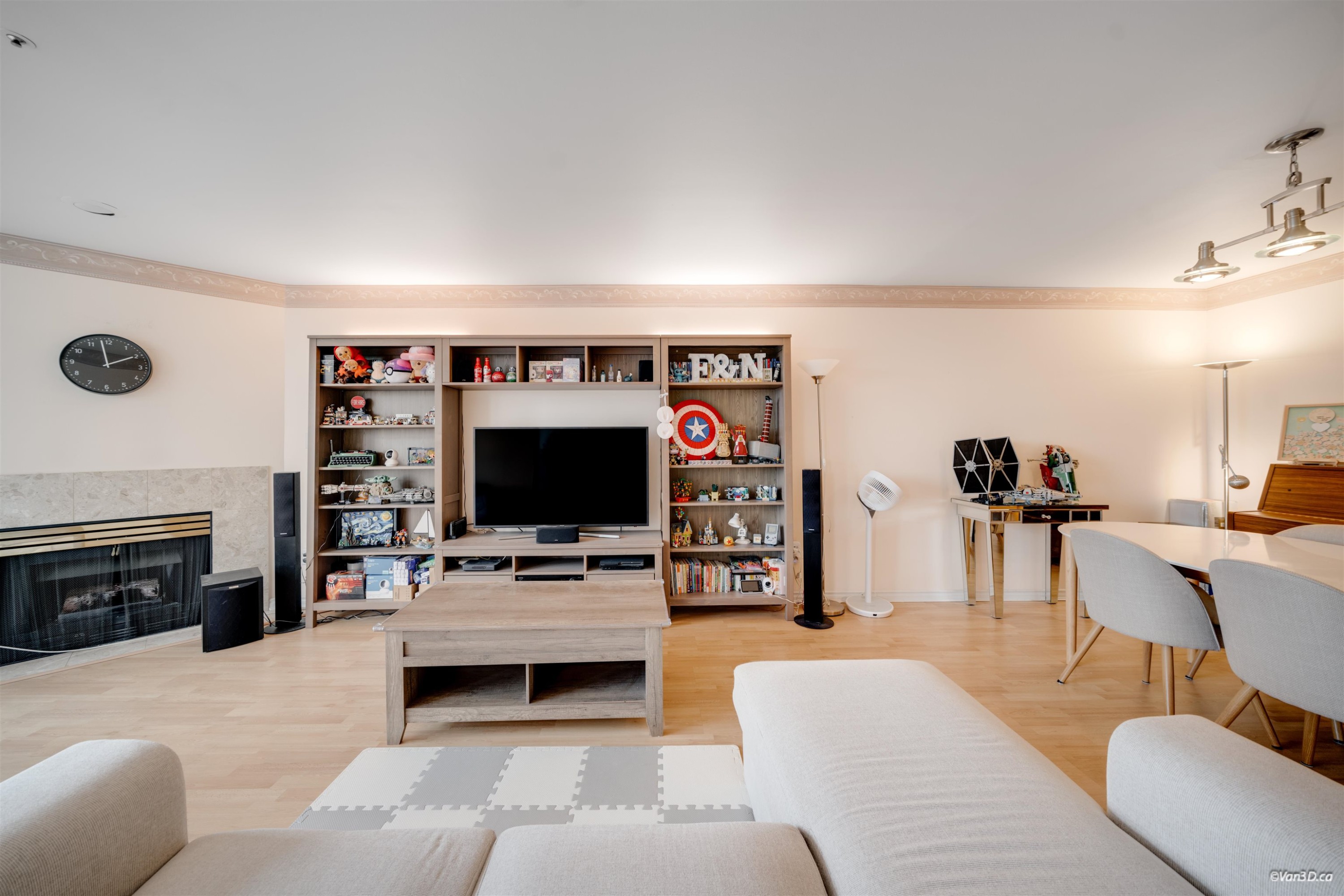 301-7700 Gilbert Road, Richmond, BC