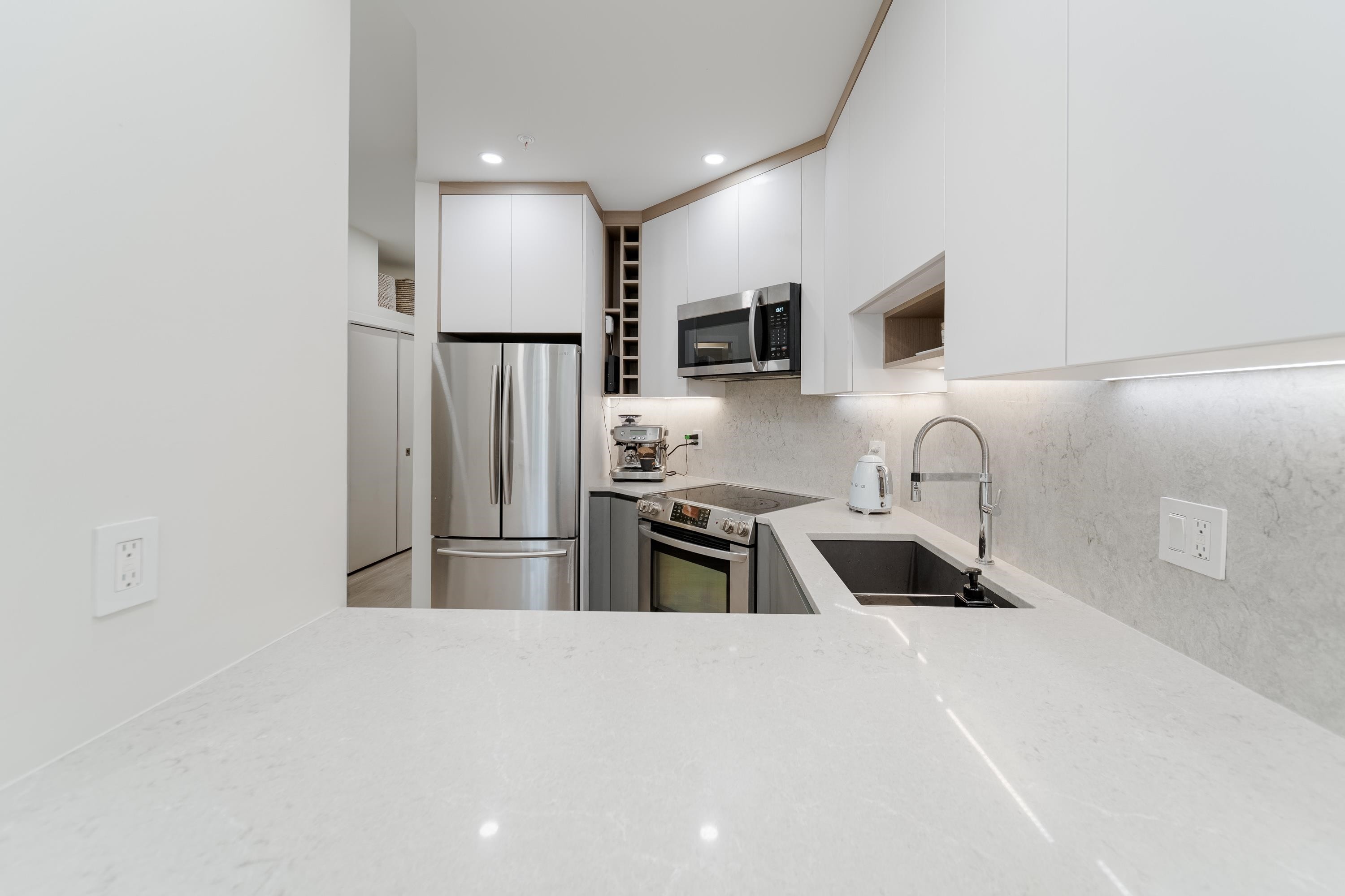 212-1924 Comox Street, Vancouver, BC