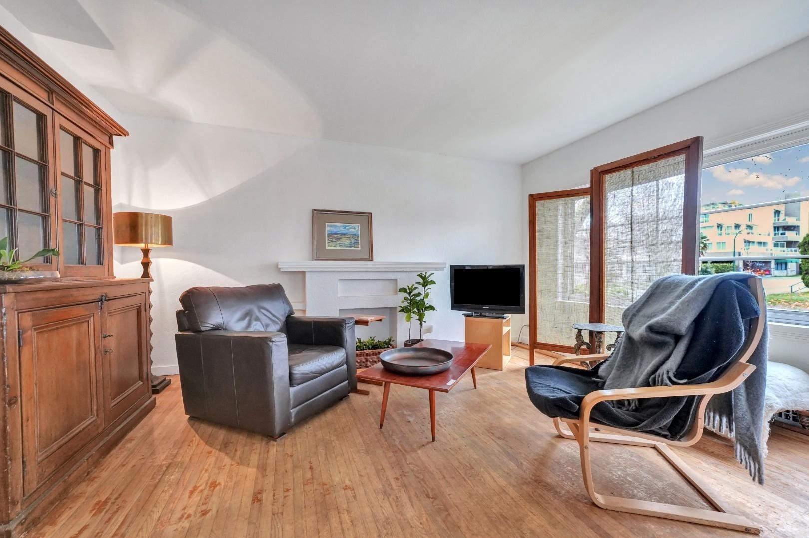 2303 3Rd Avenue W, Vancouver, BC